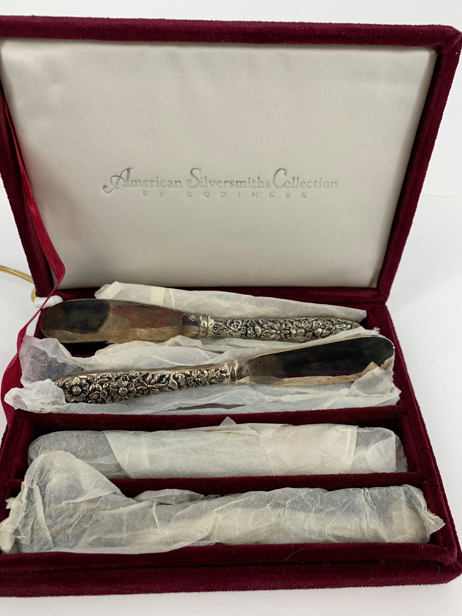 LOT OF VINTAGE SILVER PLATE SPREADERS (1 of 3)