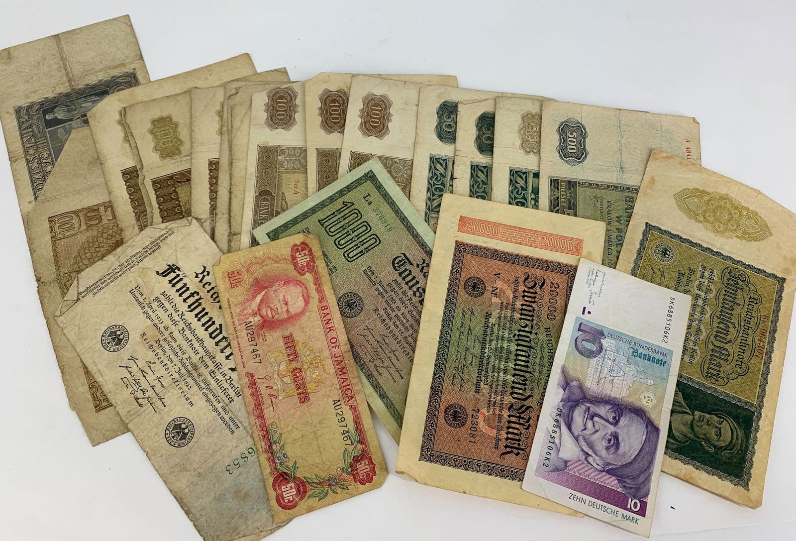 LOT OF FOREIGN CURRENCY (1 of 5)
