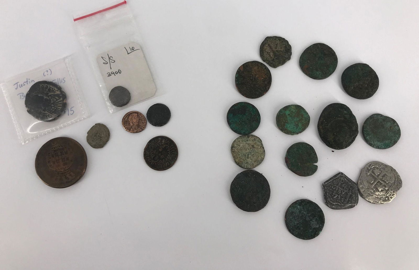 LOT OF ASSORTED ANCIENT AND ANTIQUE FOREIGN COINS (1 of 3)