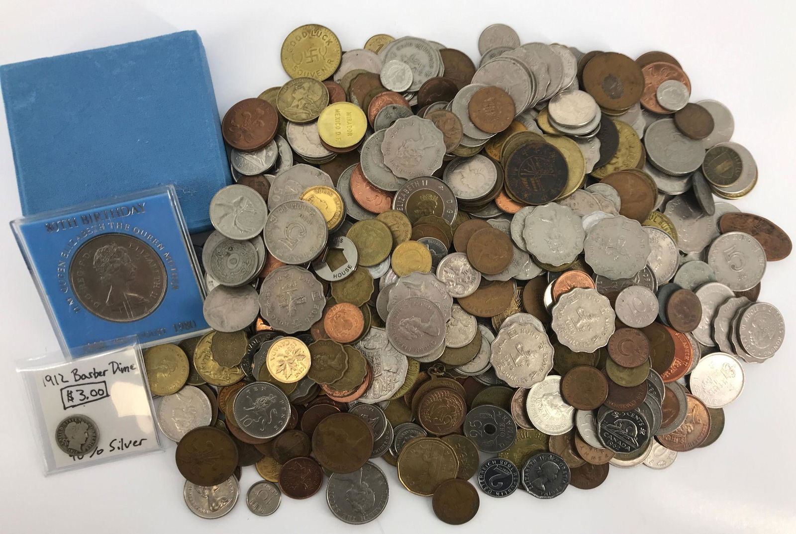 HUNDREDS OF FOREIGN COINS (1 of 7)