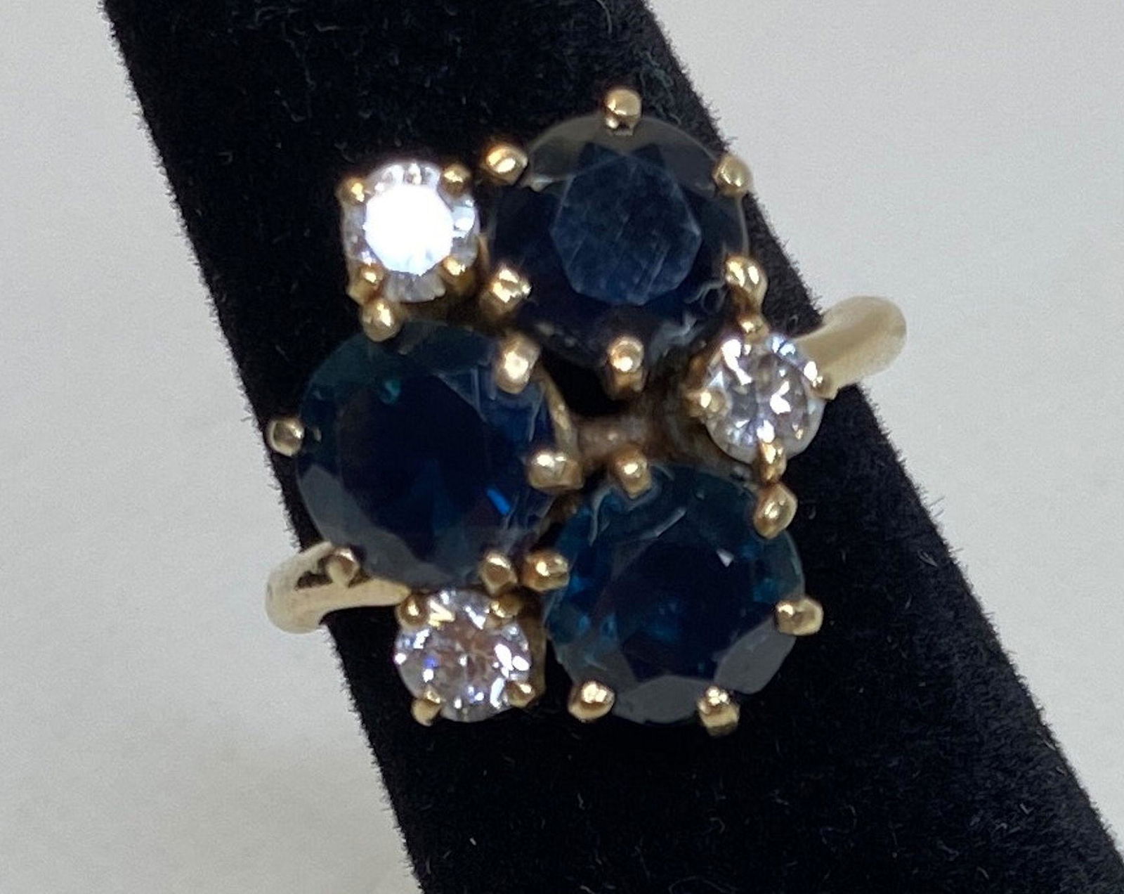14KT YELLOW GOLD, DIAMOND AND SAPPHIRE RING ~ SIZE 4 (1 of 8)