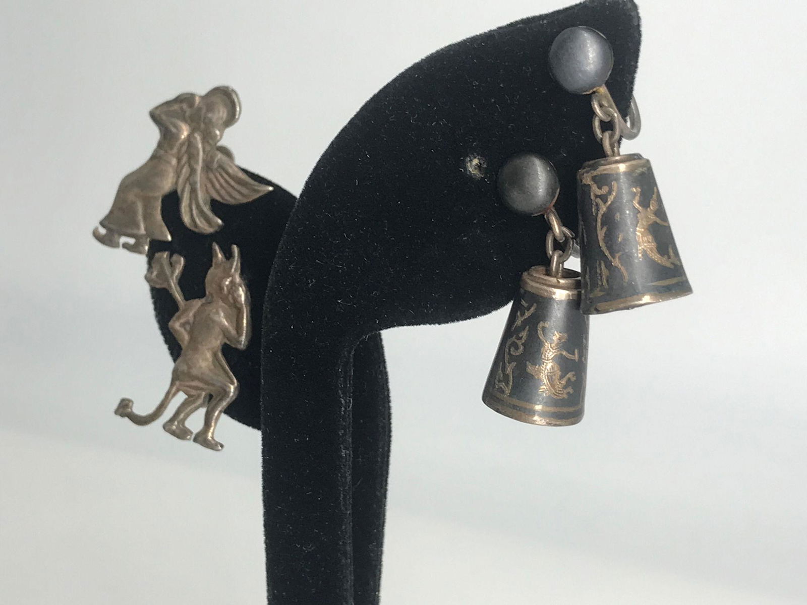 TWO PAIR STERLING SILVER EARRINGS (1 of 2)