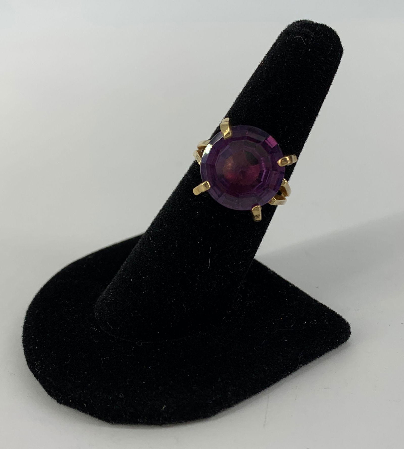 14KT YELLOW GOLD AND GEMSTONE RING (1 of 4)