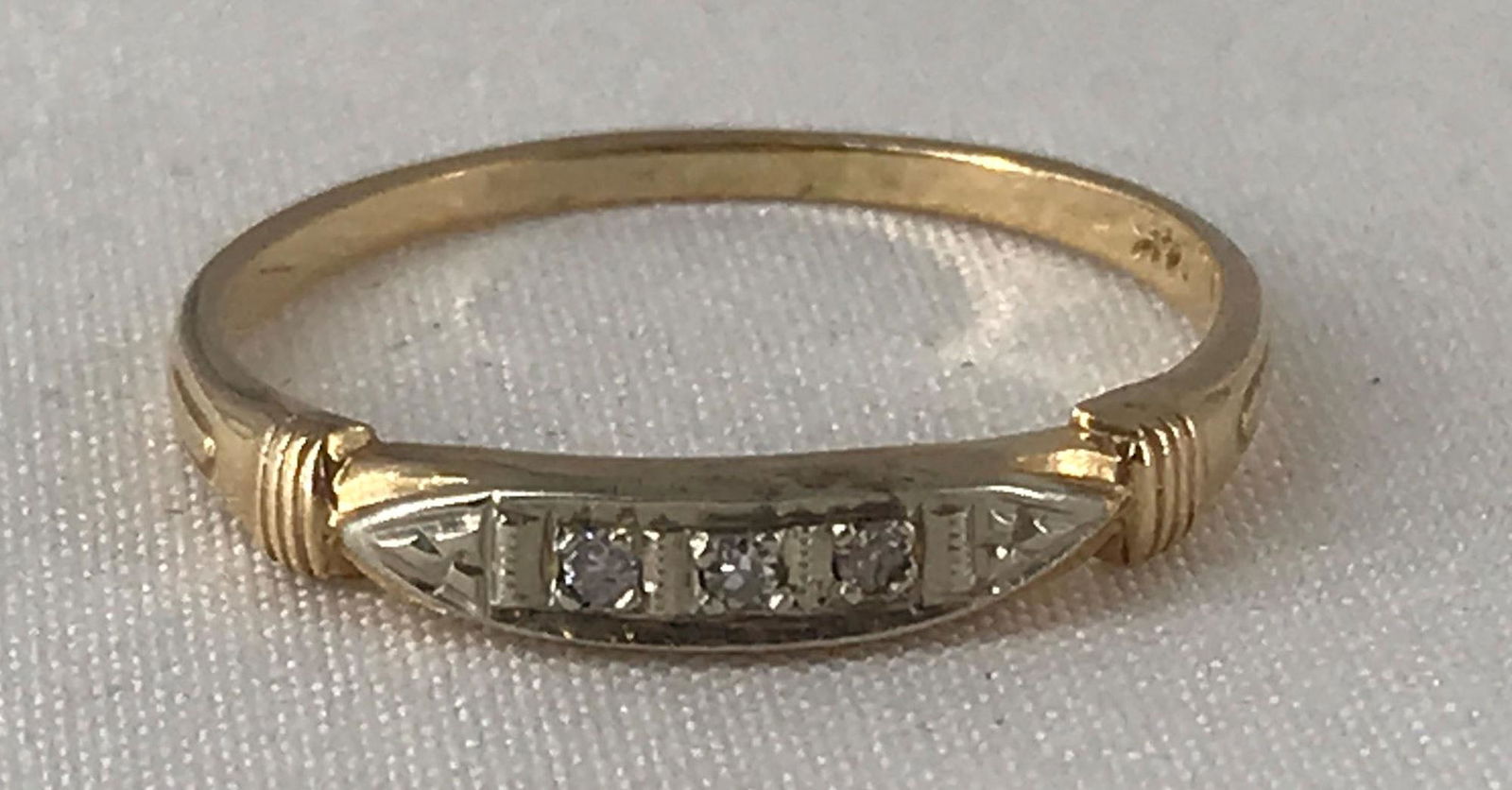 VINTAGE 14KT DUAL TONE DIAMOND RING (1 of 3)