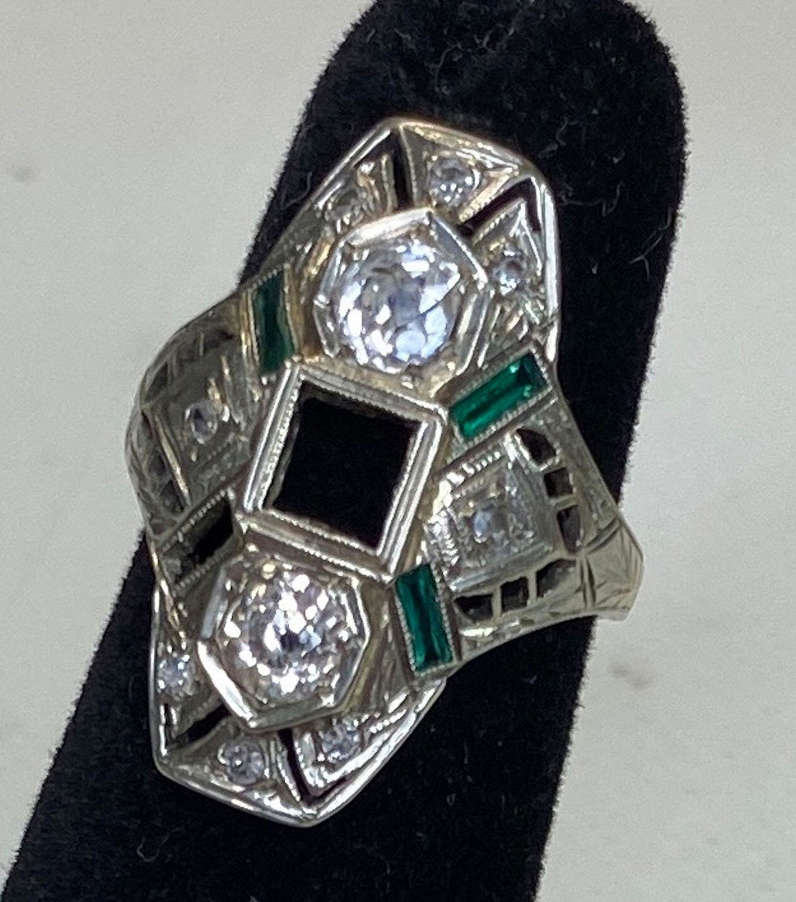 18KT WHITE GOLD ART DECO RING (1 of 10)