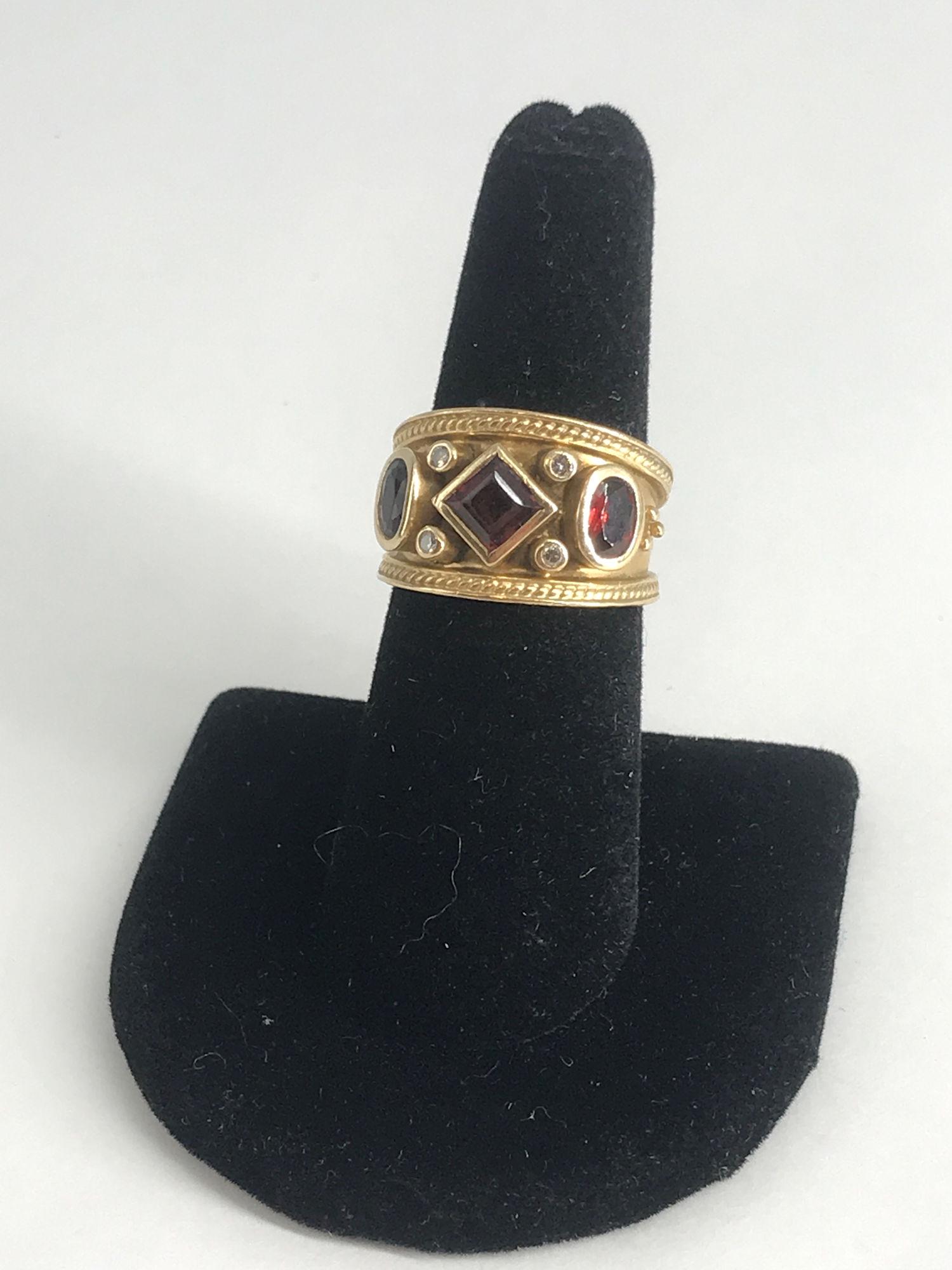 GOLD AND GEMSTONE RING (1 of 3)