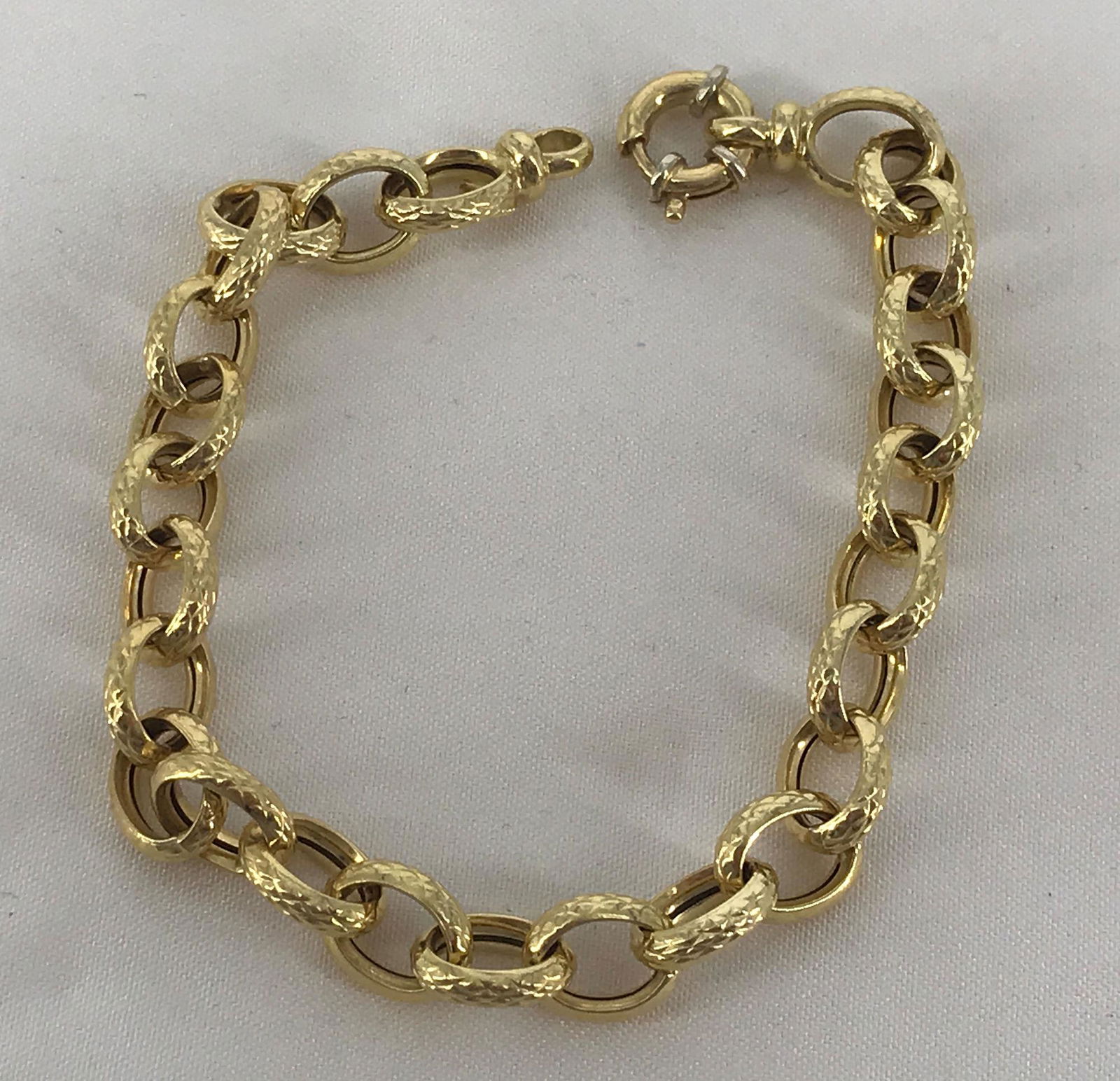 18KT YELLOW GOLD FASHION BRACELET (1 of 4)
