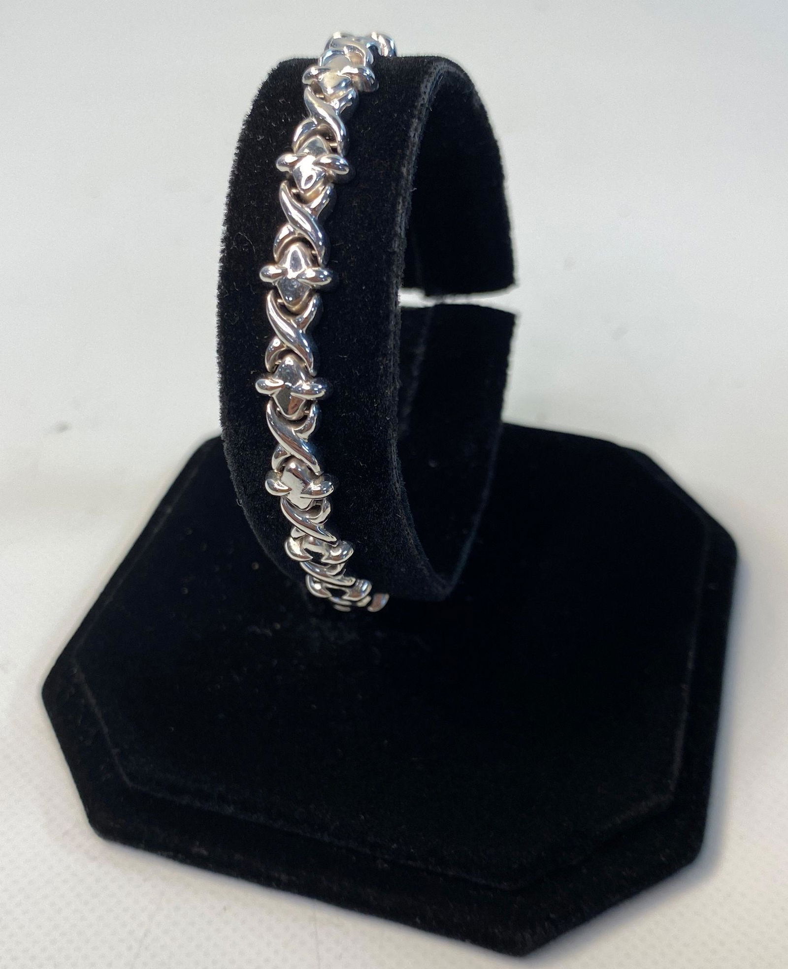 14KT WHITE GOLD BRACELET (1 of 4)