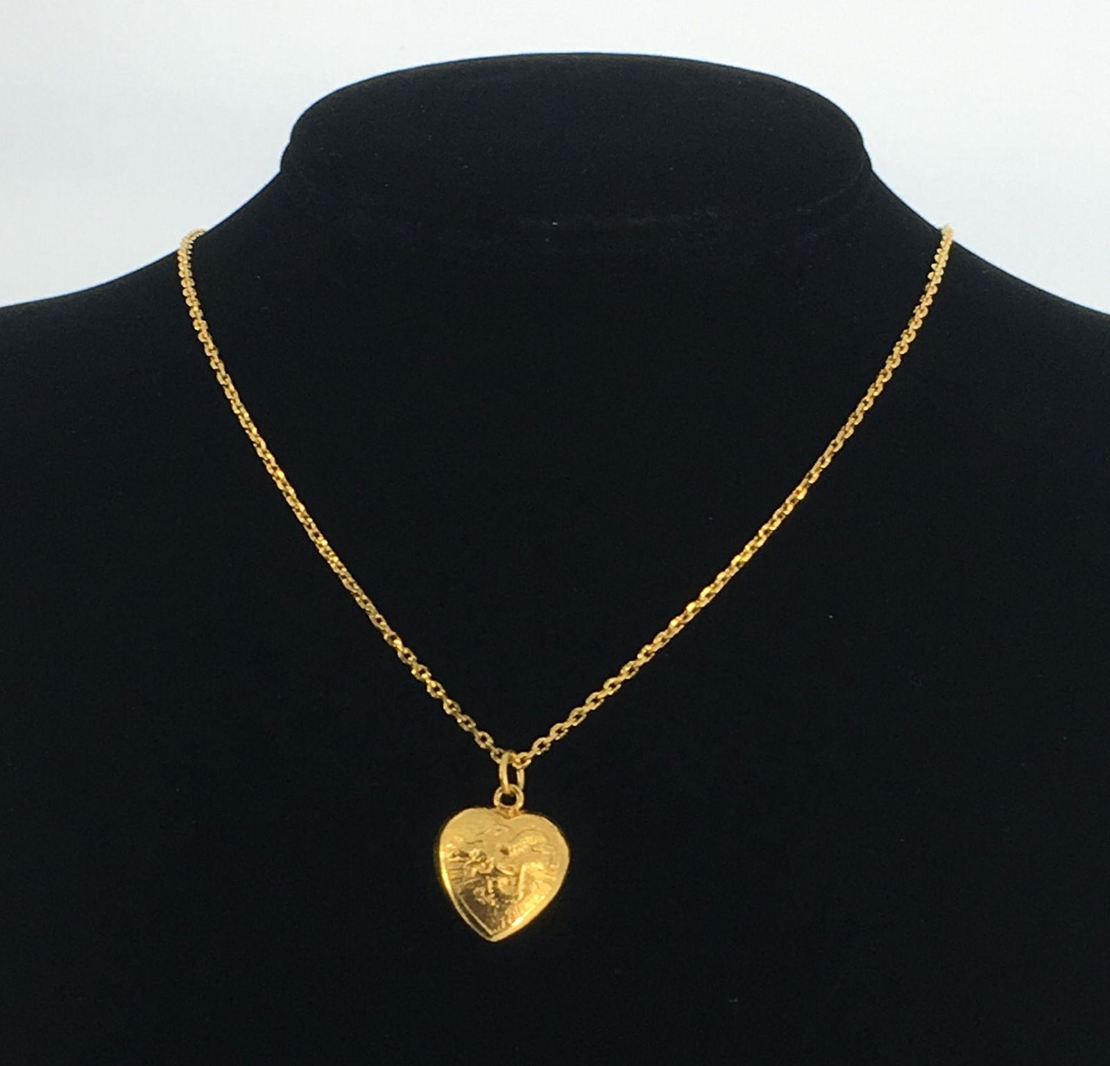 22KT+ YELLOW GOLD NECKLACE (1 of 6)
