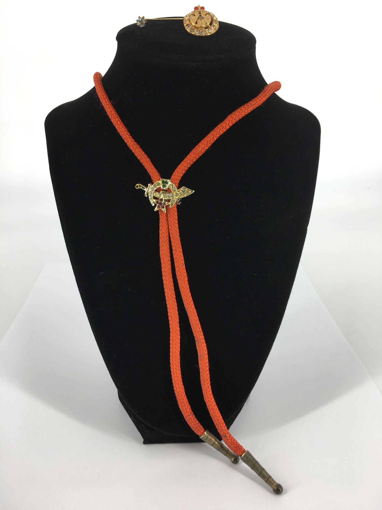 VINTAGE MEN'S MASONIC ACCESSORIES (1 of 2)