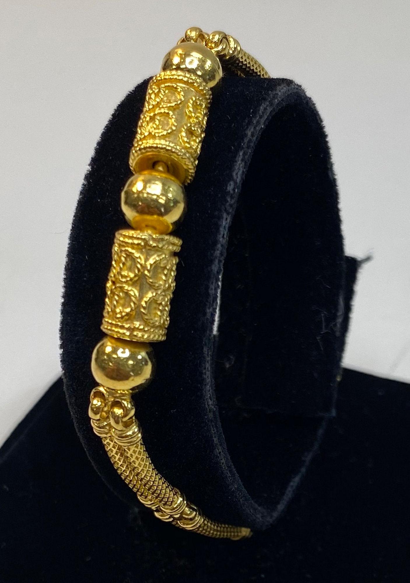 22KT+ GOLD BRACELET (1 of 3)
