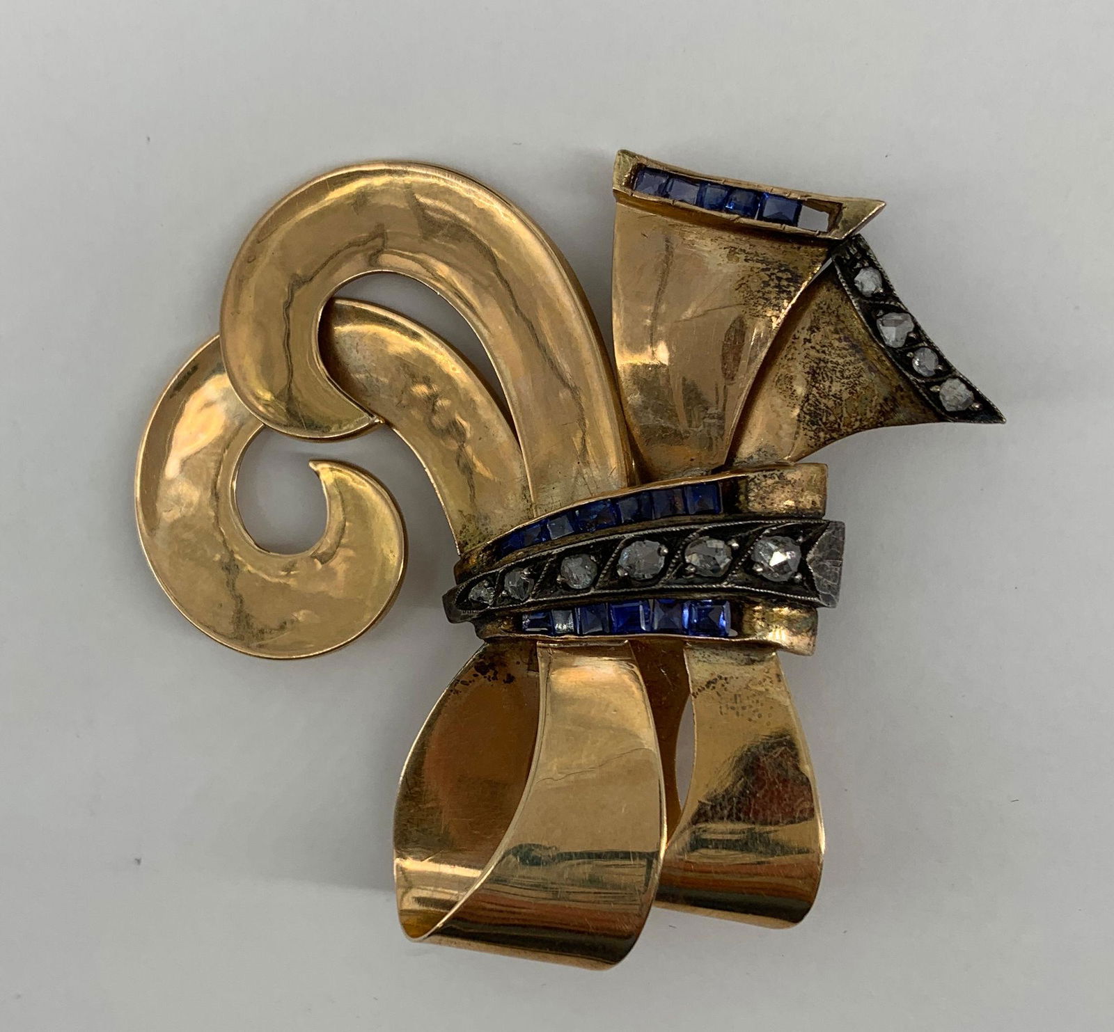 ANTIQUE ART DECO STYLE PIN (1 of 3)