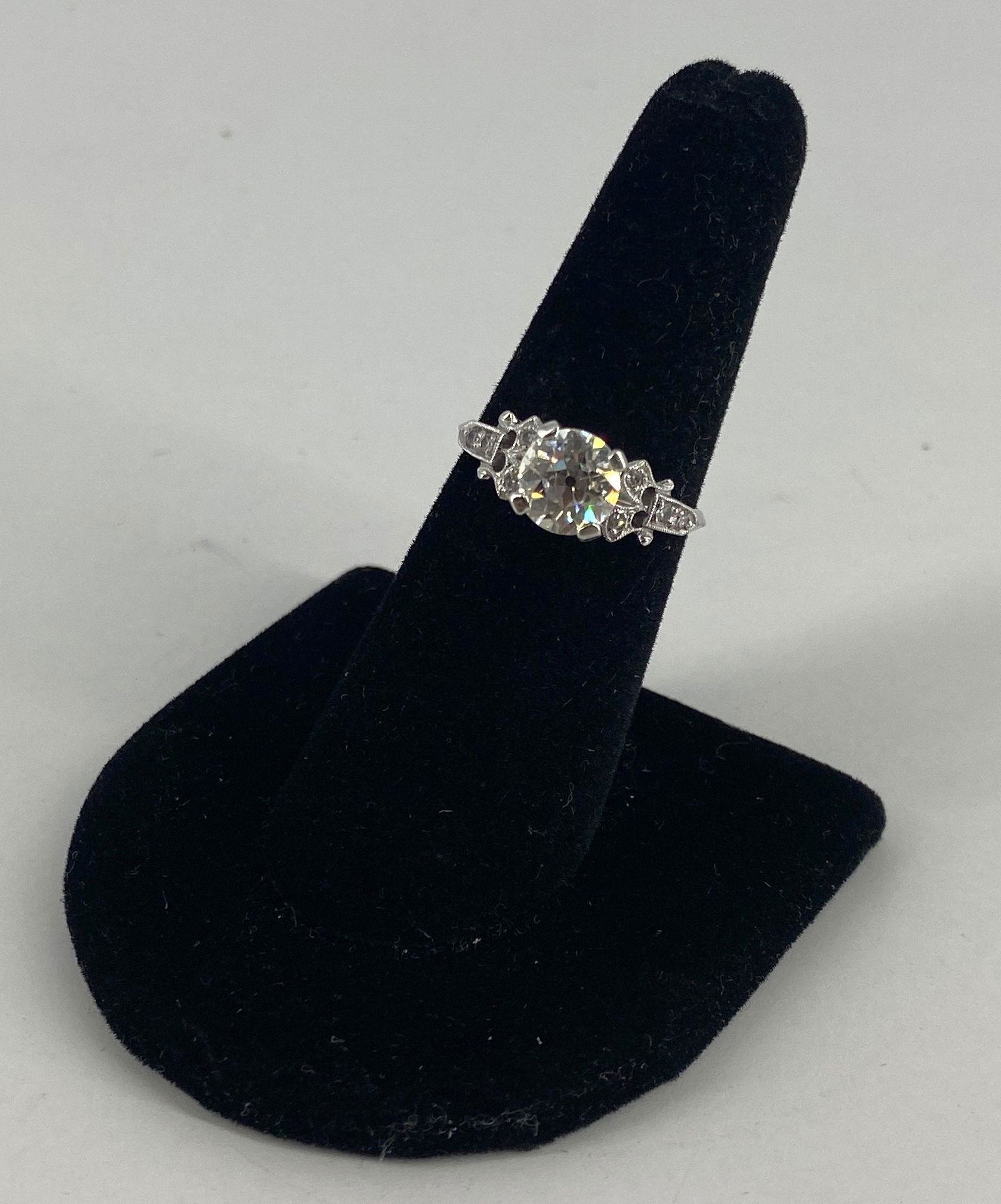 PLATINUM DIAMOND RING (1 of 13)