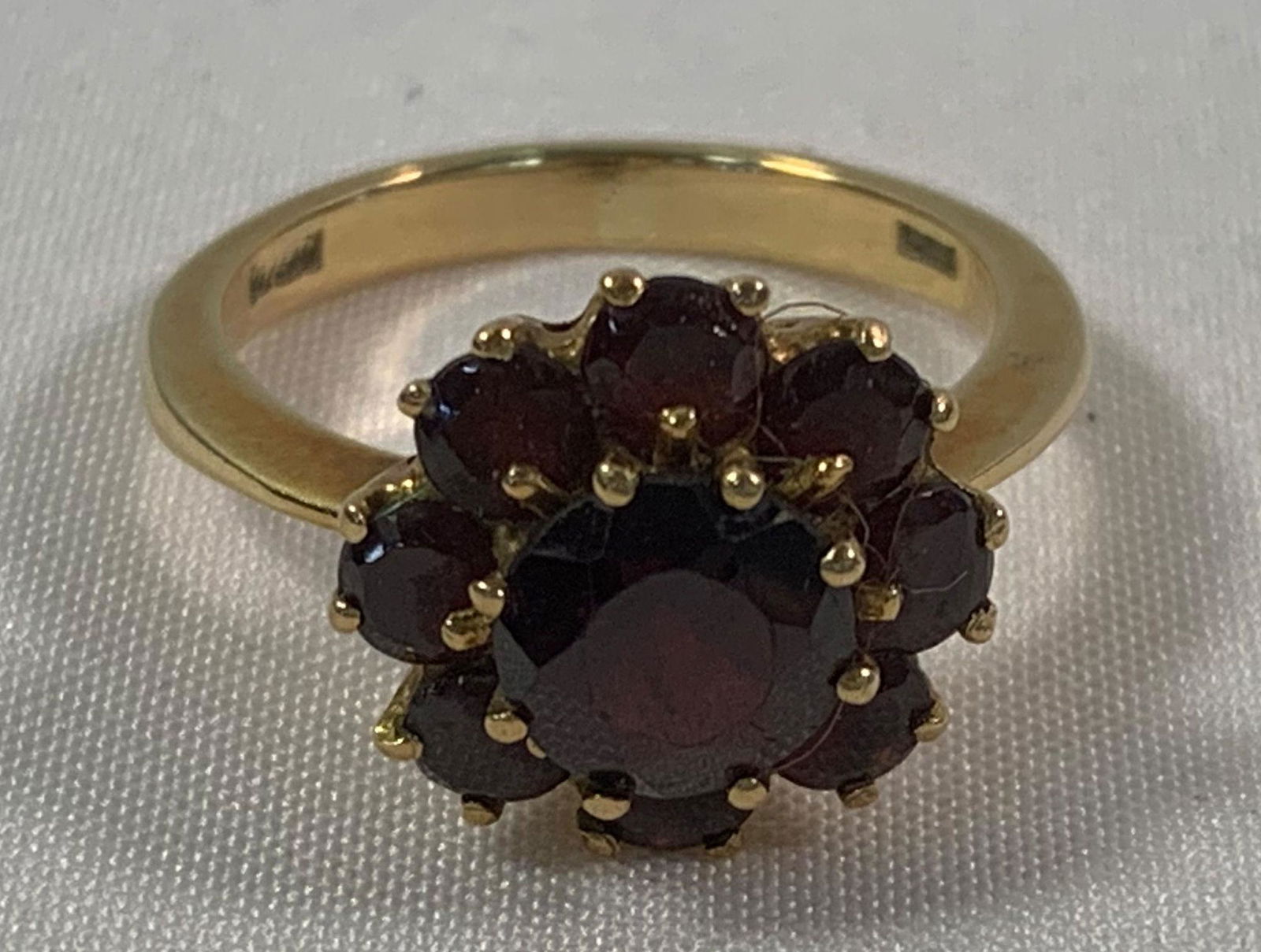 VINTAGE 18KT YELLOW GOLD AND GEMSTONE CLUSTER RING (1 of 4)