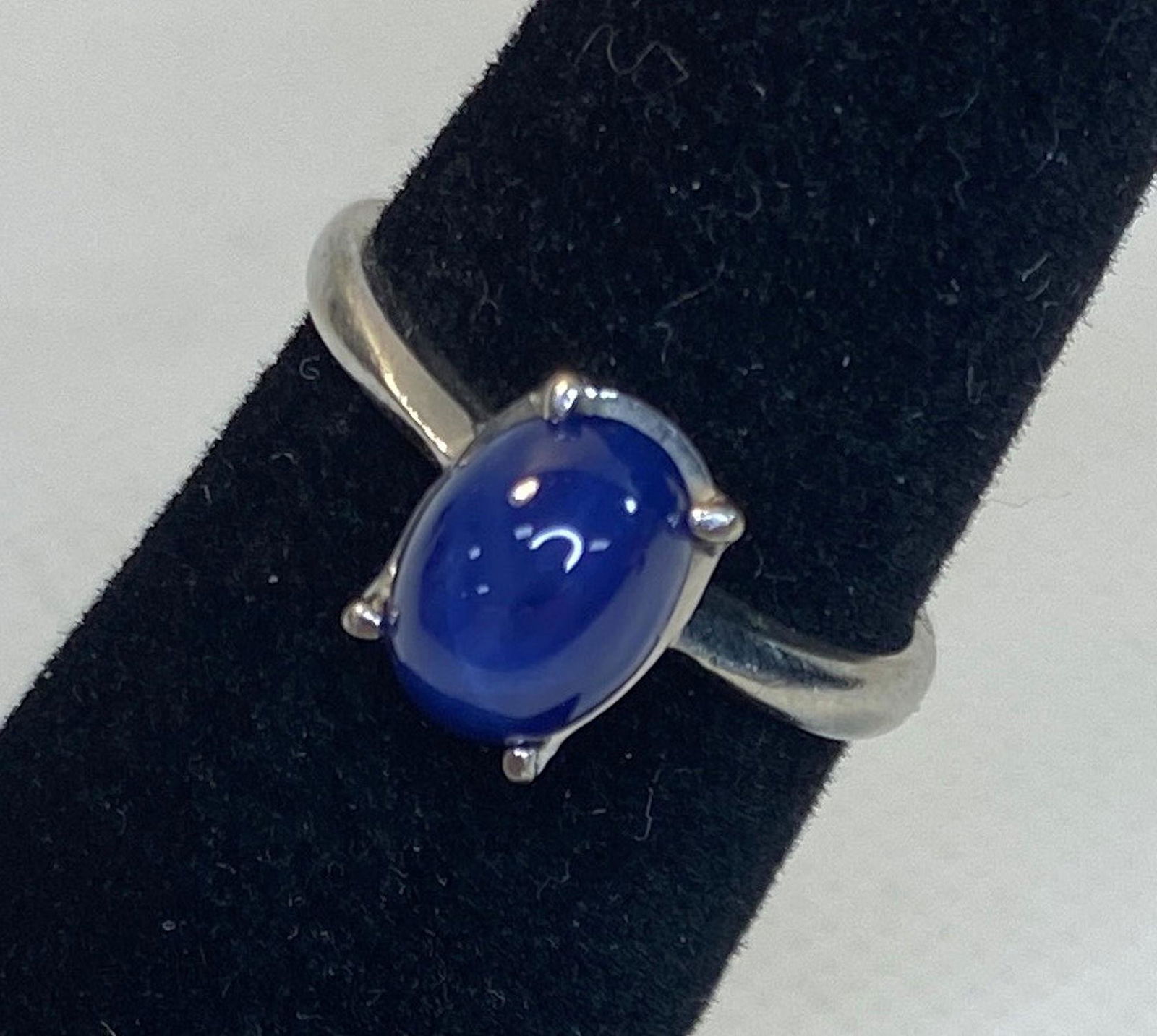 VINTAGE 14KT WHITE GOLD AND STAR SAPPHIRE RING (1 of 7)