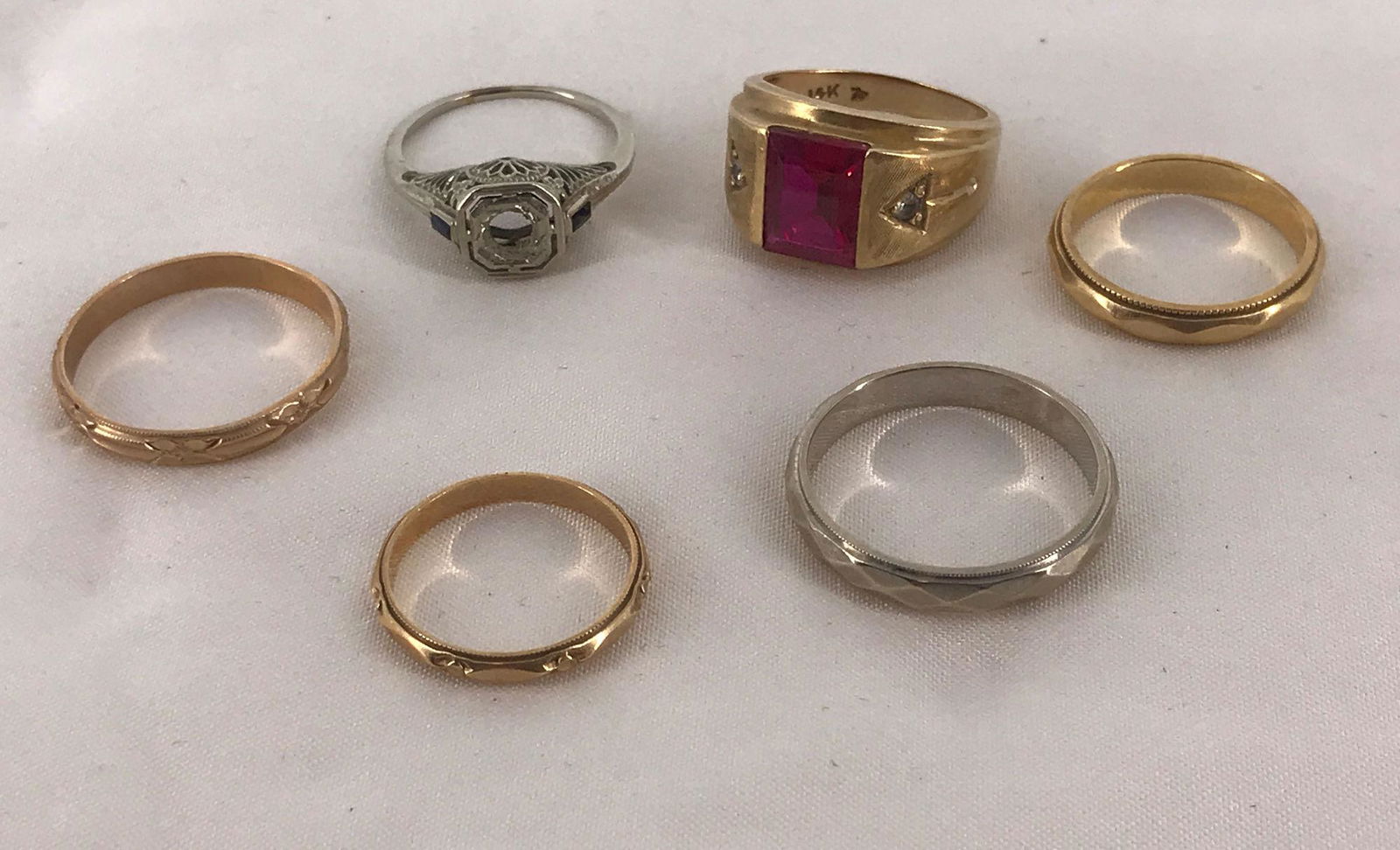 VINTAGE GOLD ACCESSORIES (1 of 12)