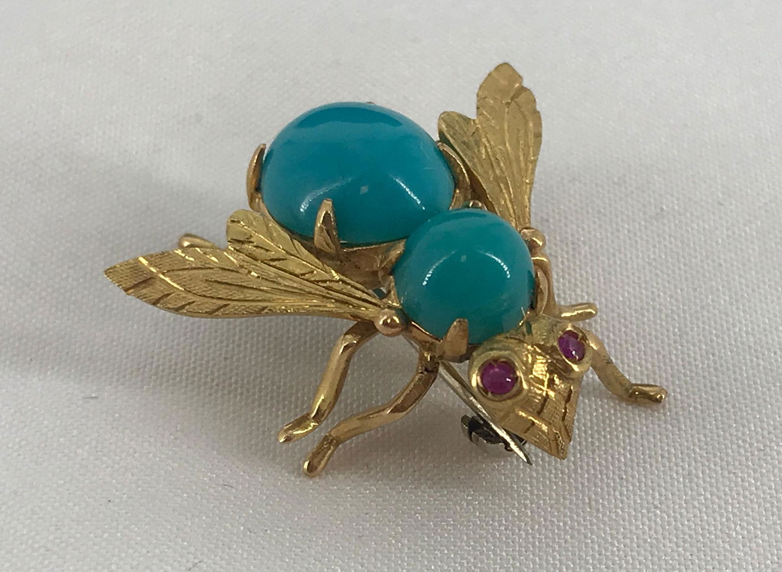 VINTAGE 8KT YELLOW GOLD BEE PIN (1 of 4)