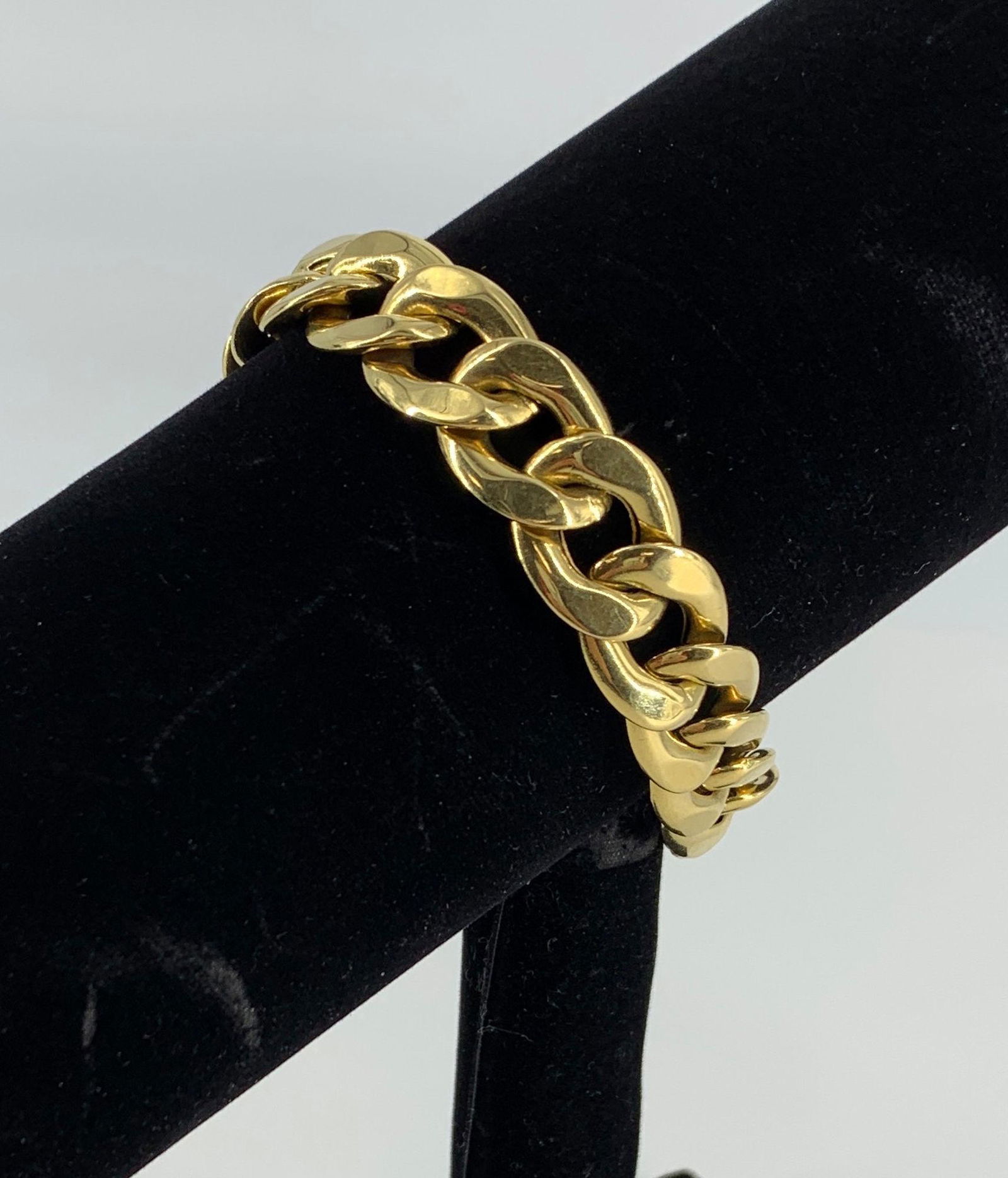 18KT YELLOW GOLD BRACELET (1 of 3)