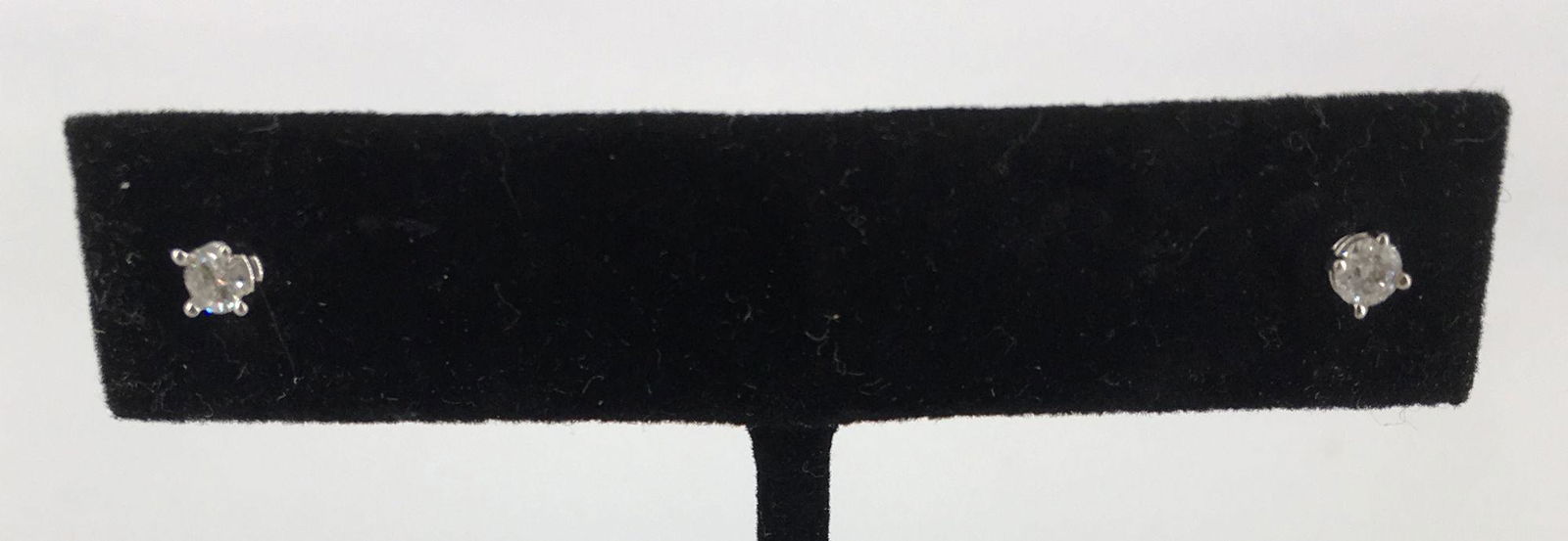 PR. 14KT WHITE GOLD & DIAMOND SOLITAIRE EARRINGS (1 of 1)