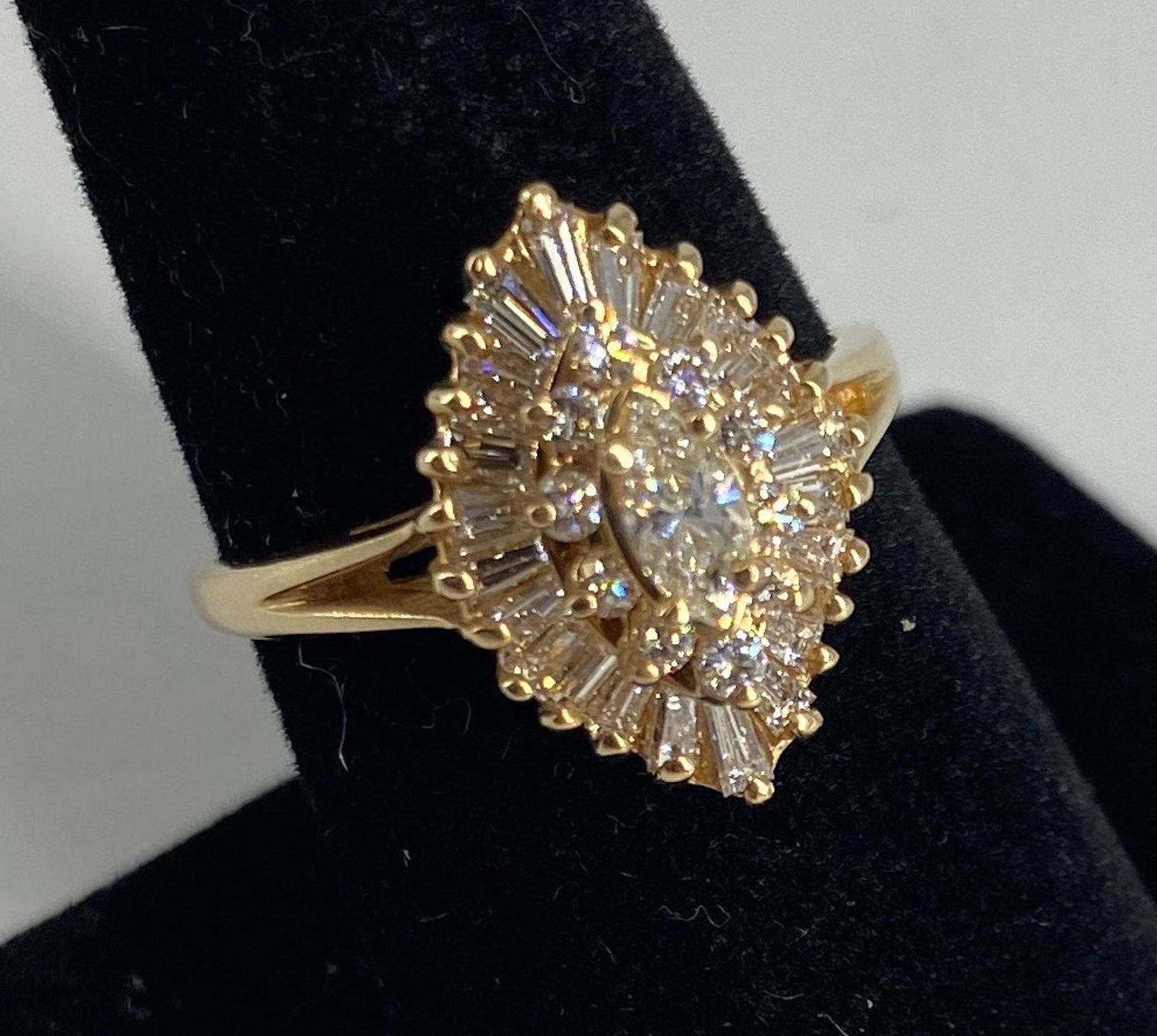 VINTAGE 14KT YELLOW GOLD A. JAFFE DIAMOND FASHION RING (1 of 11)