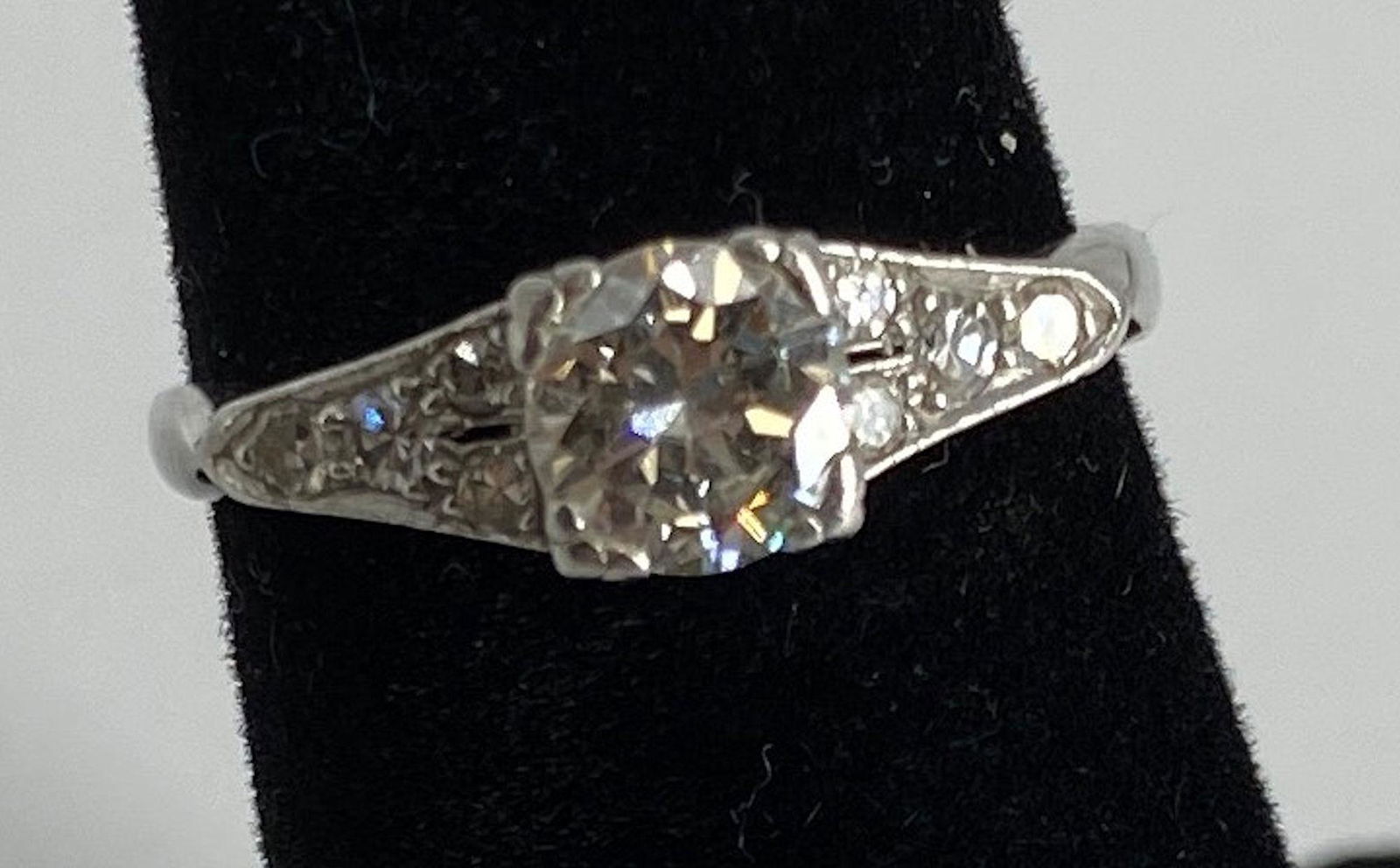 VINTAGE PLATINUM ENGAGEMENT RING ~ STAMPED AND TESTED (1 of 12)