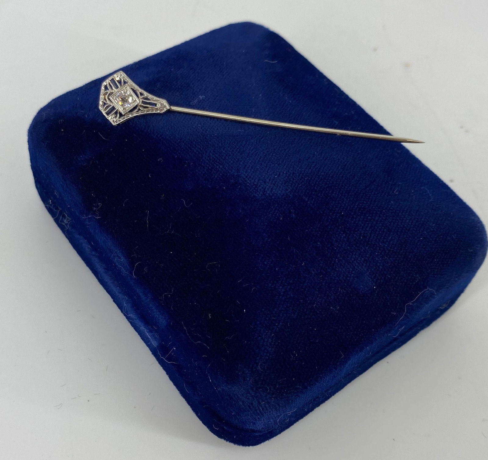 PLATINUM ART DECO STICK PIN (1 of 6)