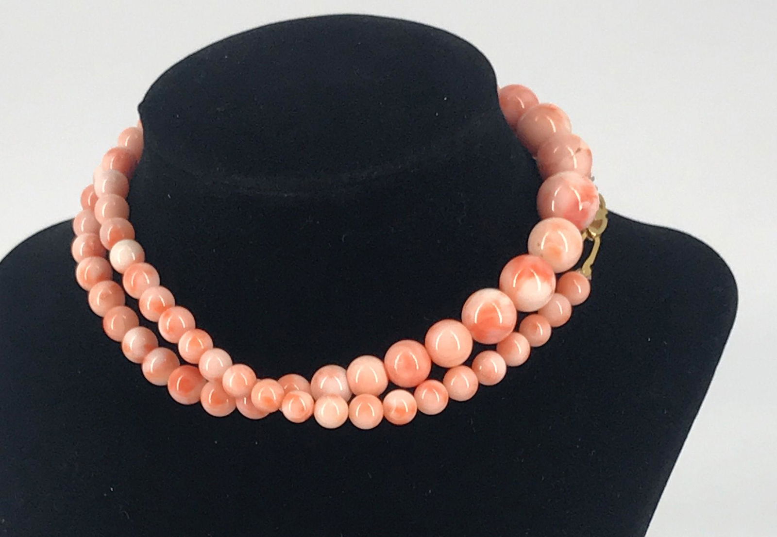 GRADUATED ANGEL SKIN CORAL NECKLACE (1 of 4)