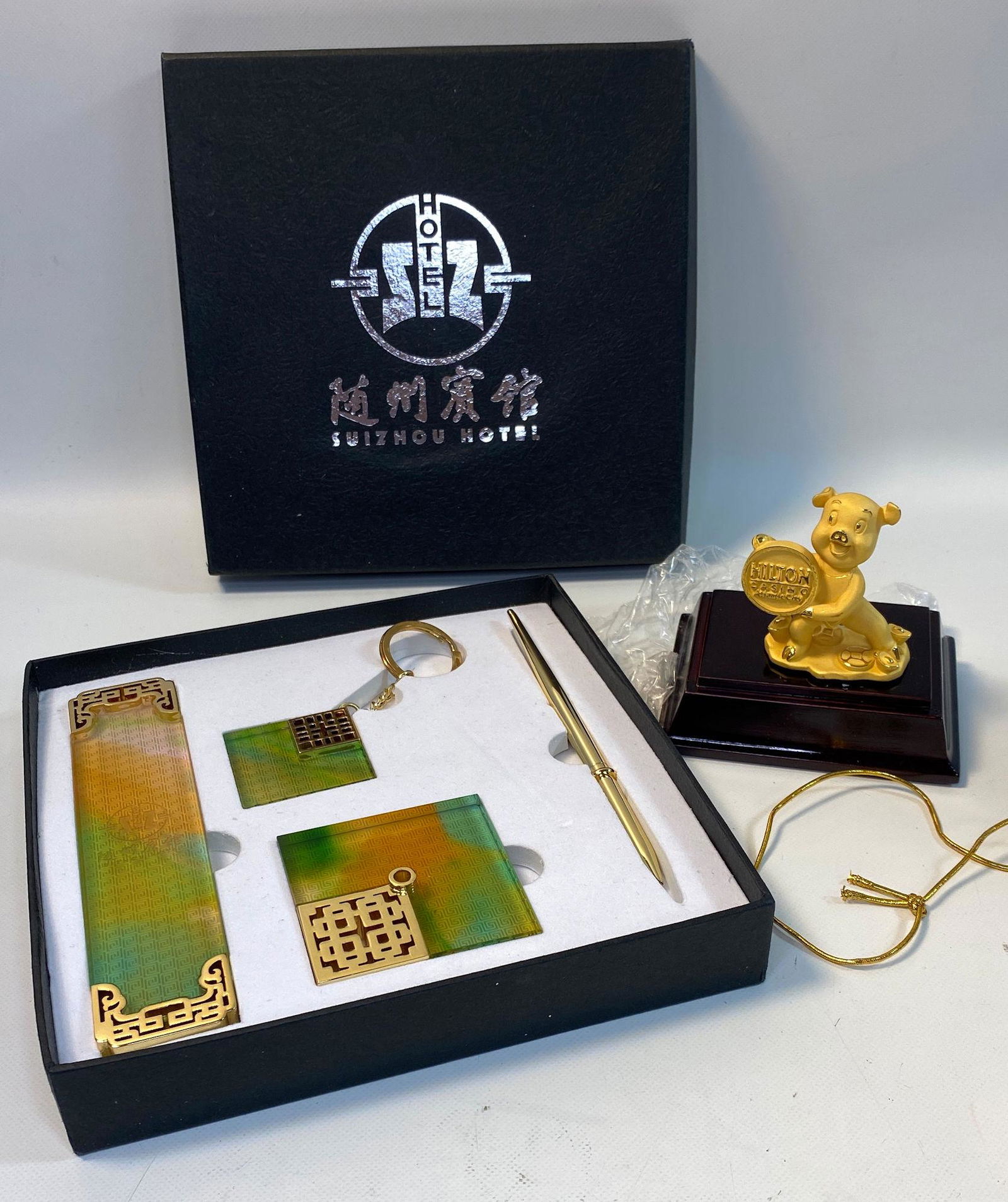 DESK SETS AND ACCESSORIES (1 of 6)