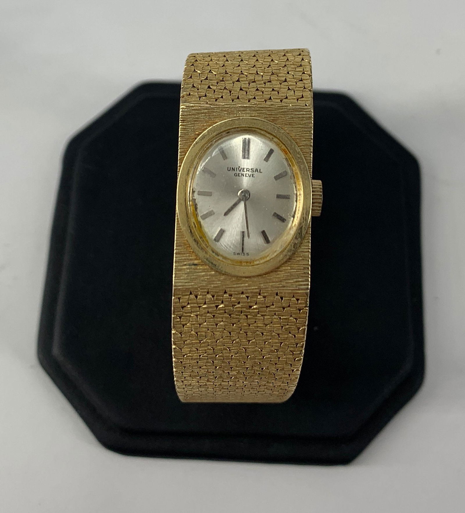 UNIVERSAL GENEVE WRIST WATCH (1 of 5)