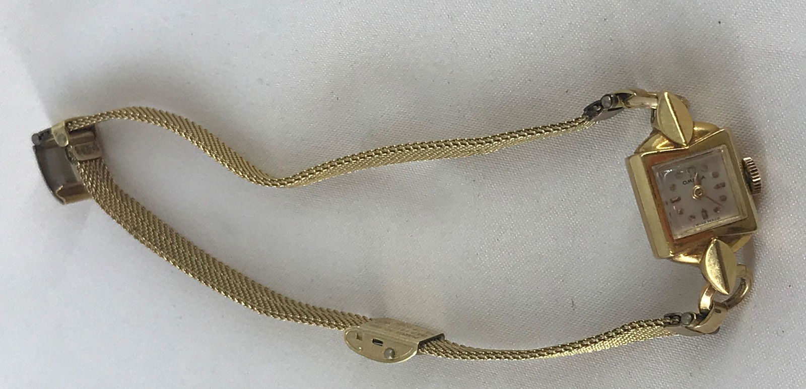 LADIES' OMEGA WRIST WATCH (1 of 8)