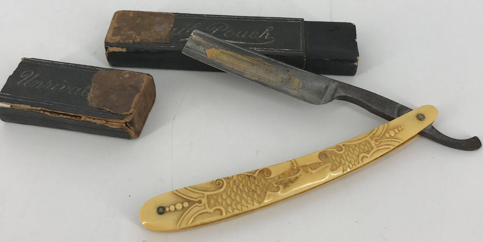 VINTAGE STRAIGHT RAZOR (1 of 1)