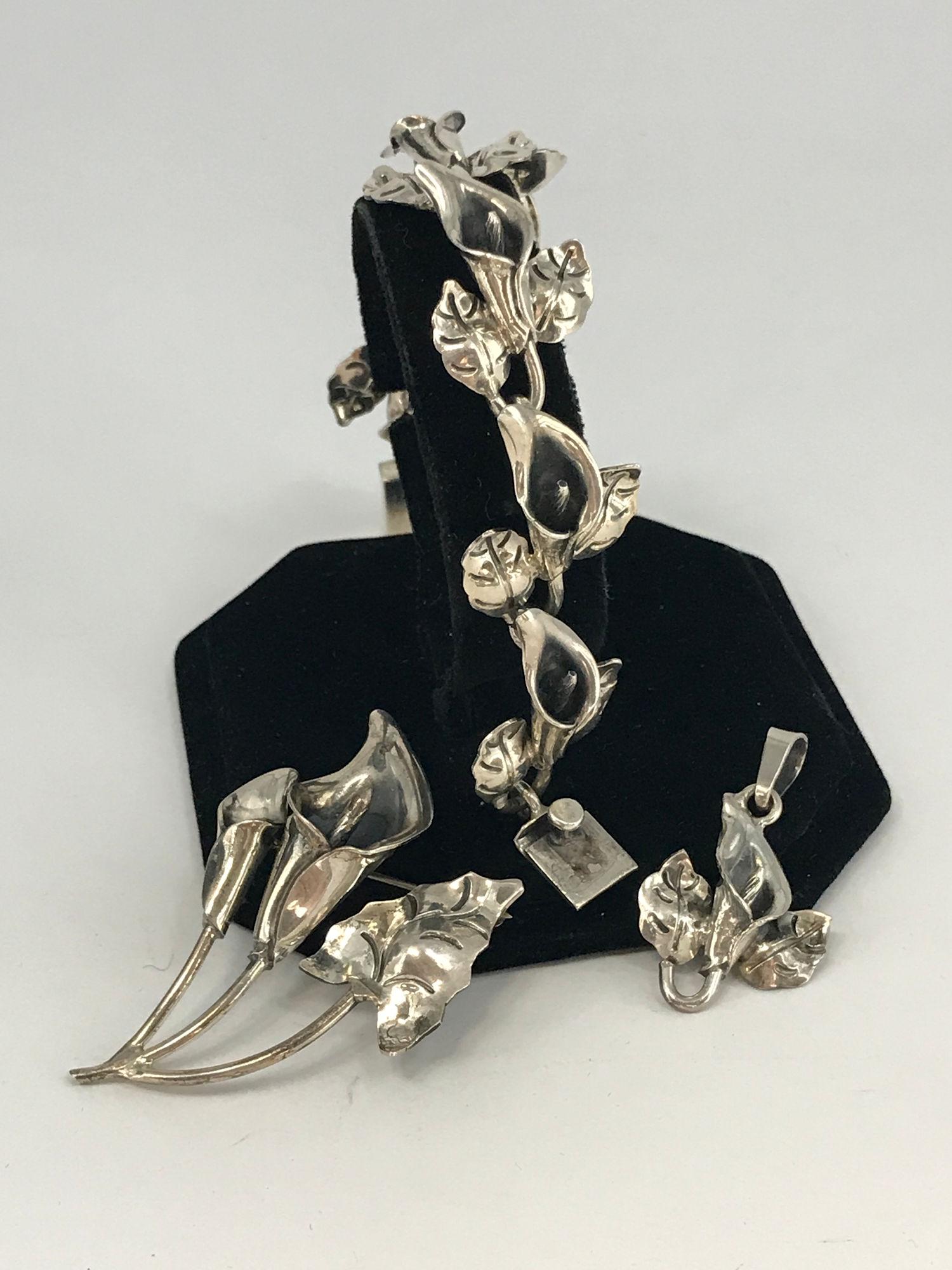 VINTAGE STERLING SILVER JEWELRY SET (1 of 5)