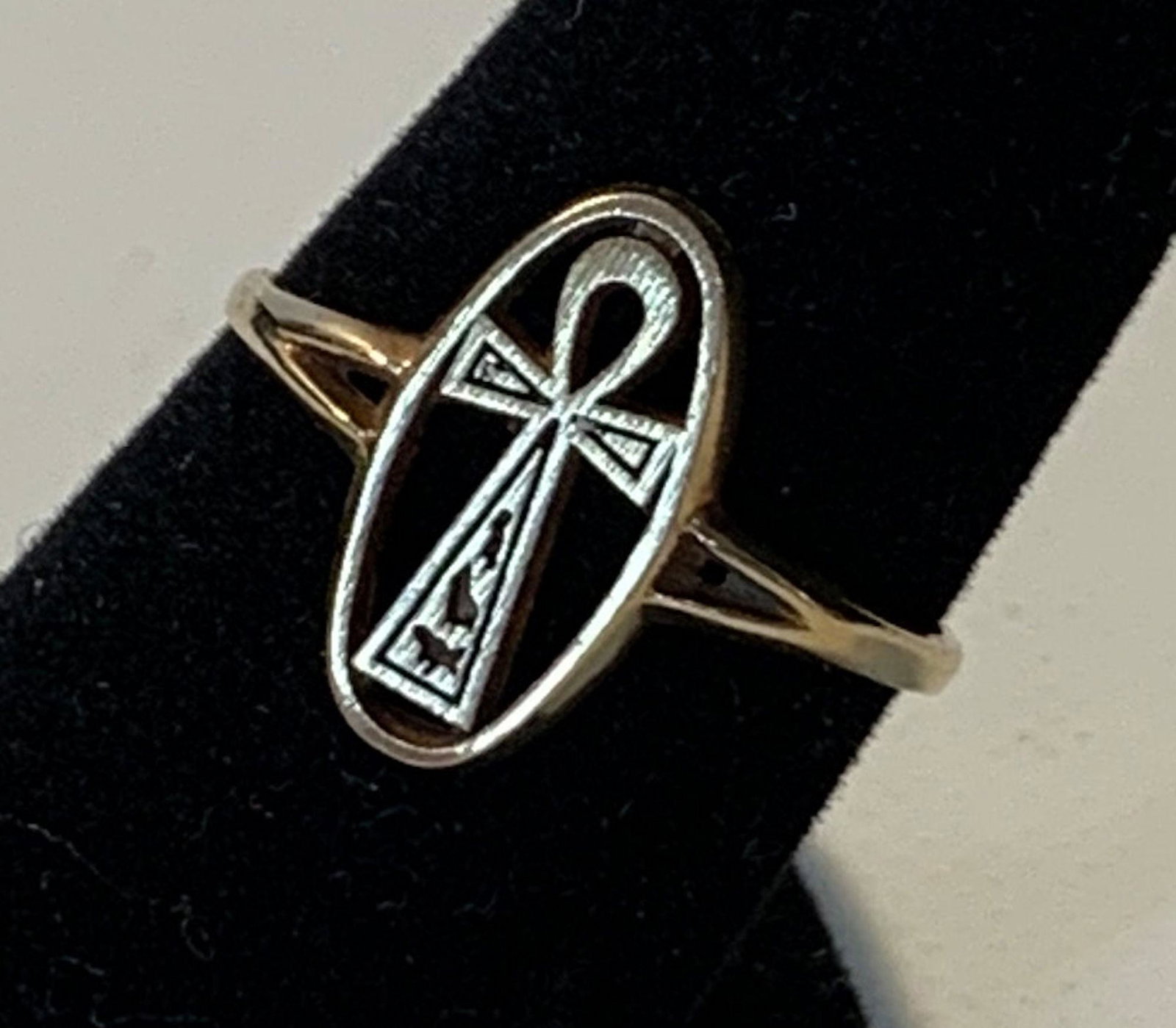 10KT YELLOW GOLD EGYPTIAN ANKH RING (1 of 3)