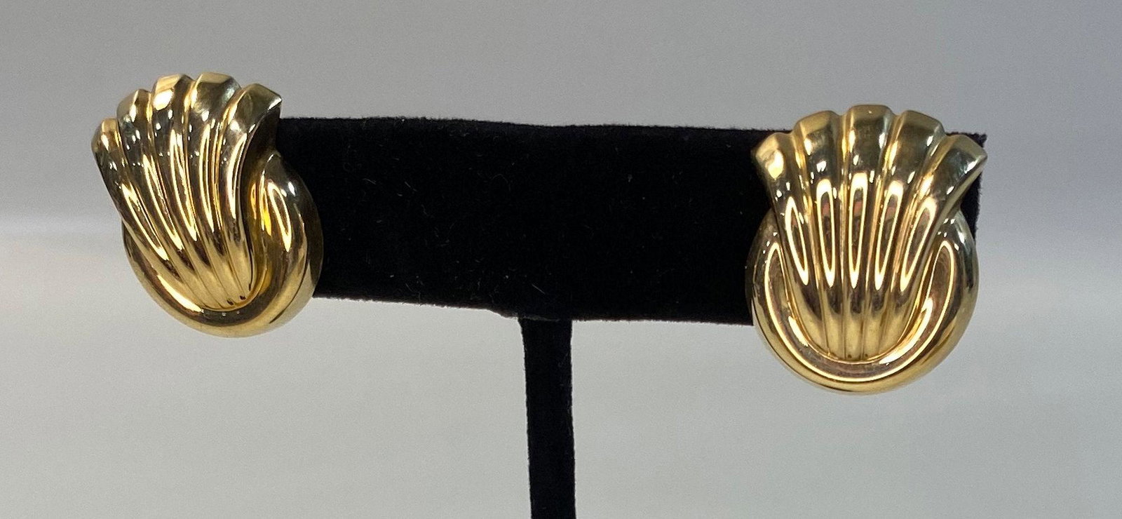PAIR 14KT GOLD EARRINGS (1 of 5)
