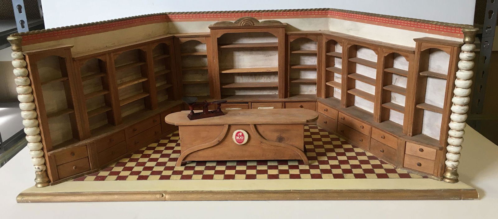 UNMARKED GERMAN GENERAL STORE ROOM BOX. PAINTED WALLS (1 of 3)