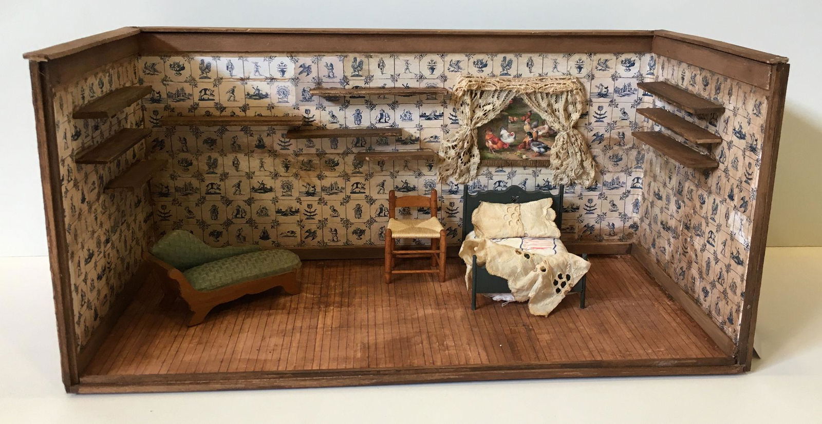 HALF SCALE HOMEMADE ROOM BOX. WALLPAPERED WALLS, FAUX (1 of 2)