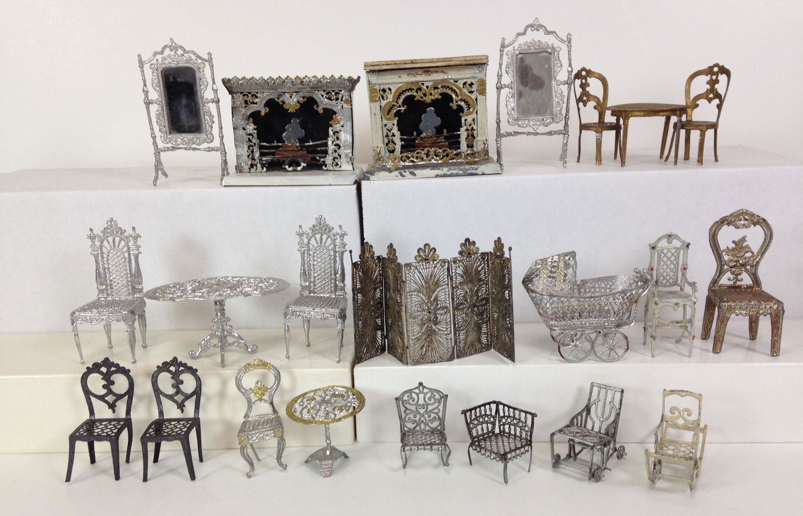 LOT MISCELLANEOUS SMALL SCALE DOLLHOUSE SOFT METAL (1 of 2)