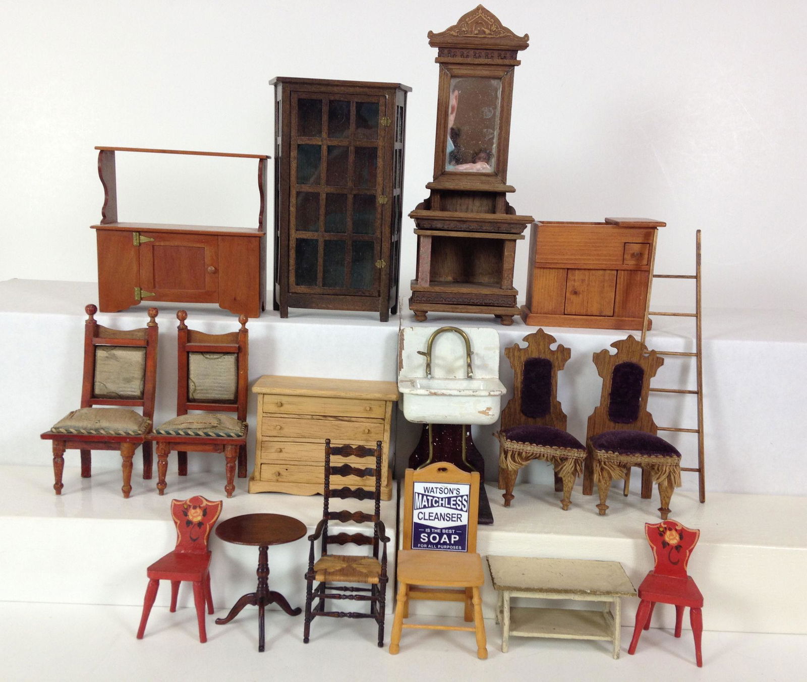 LOT MISCELLANEOUS DOLLHOUSE FURNITURE. INCLUDES (1 of 3)