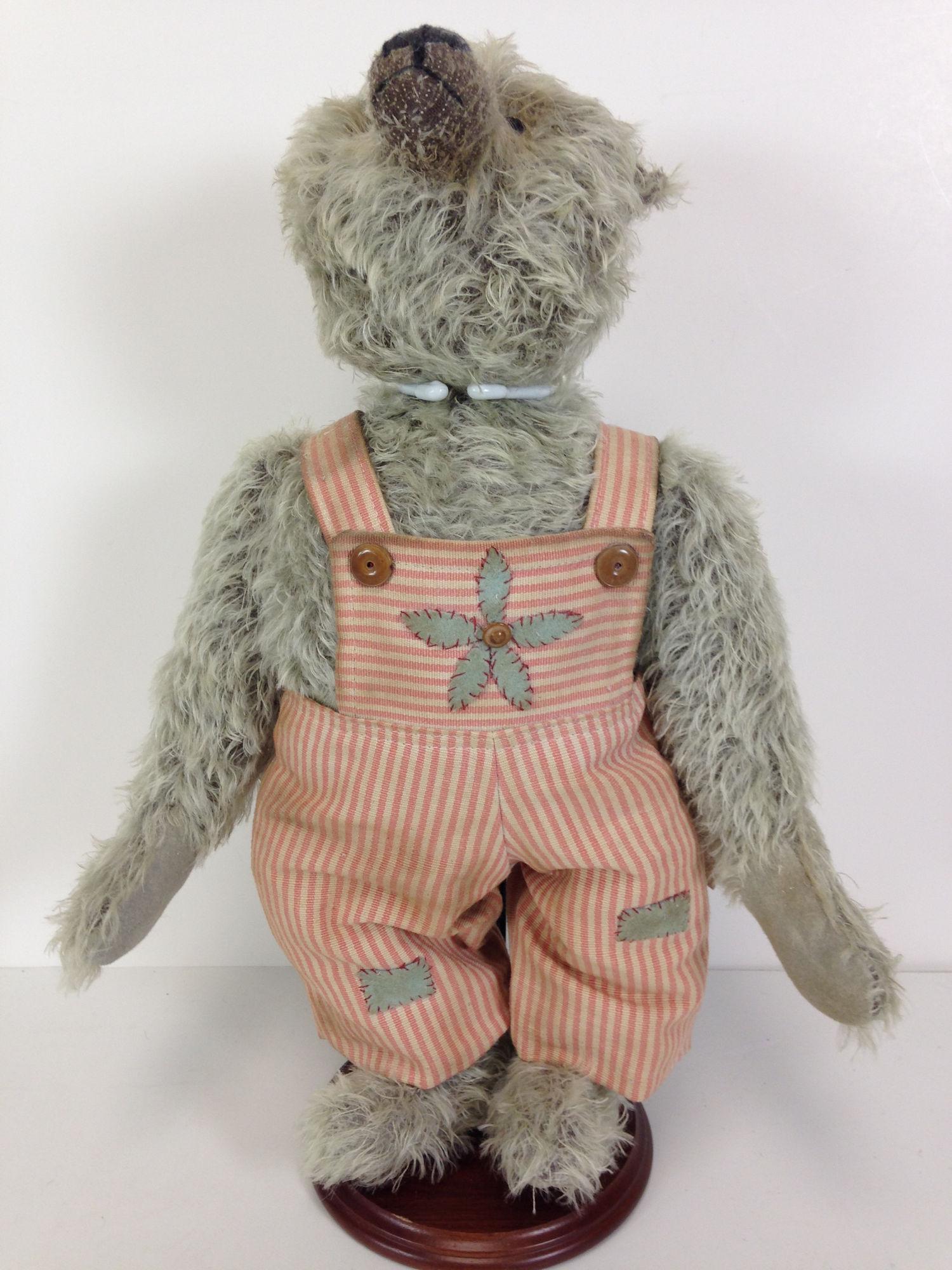 16" ARTIST MADE TEDDY BEAR BY PAT MURPHY. GREY TWO TONE (1 of 5)