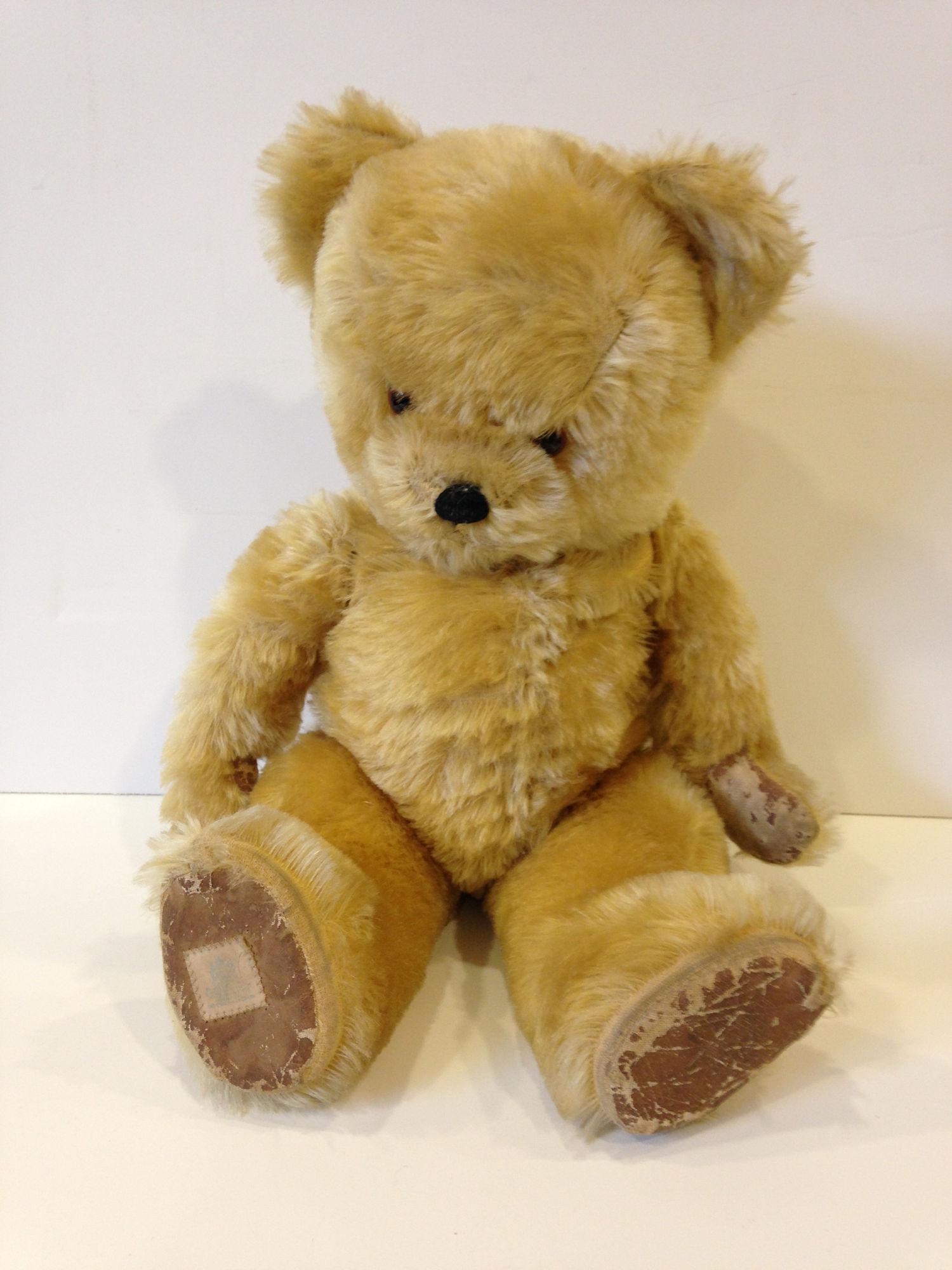 18" CHAD VALLEY TEDDY BEAR "NIGHTGOWN CASE". GOLD (1 of 5)