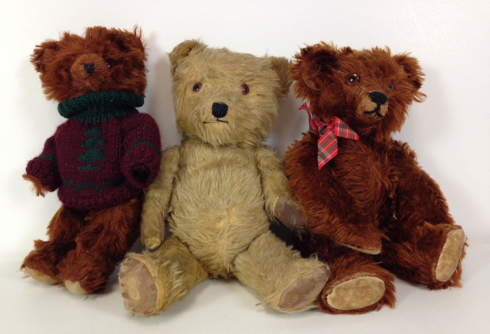 LOT (3) VINTAGE MOHAIR TEDDY BEARS. ALL ARE FULLY (1 of 1)