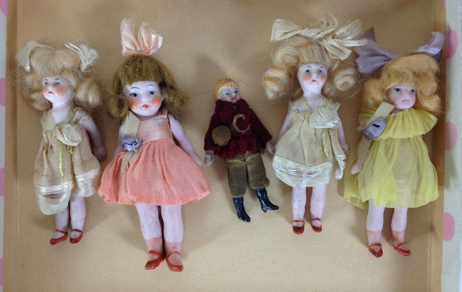 LOT (5) DOLLHOUSE SIZE ALL-BISQUE DOLLS. 2 1/2 TO 3 (1 of 3)