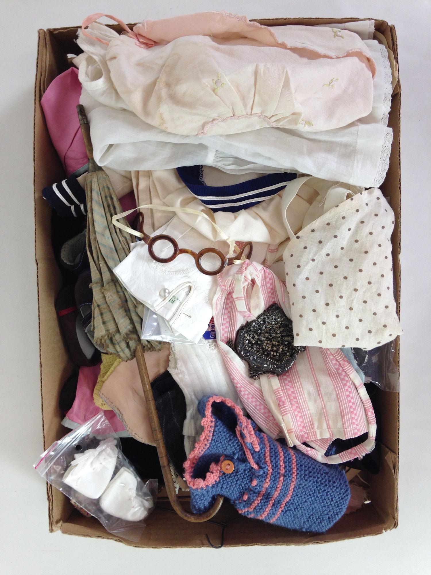 LOT OF MISCELLANEOUS SIZE DOLL CLOTHES AND ACCESSORIES. (1 of 3)