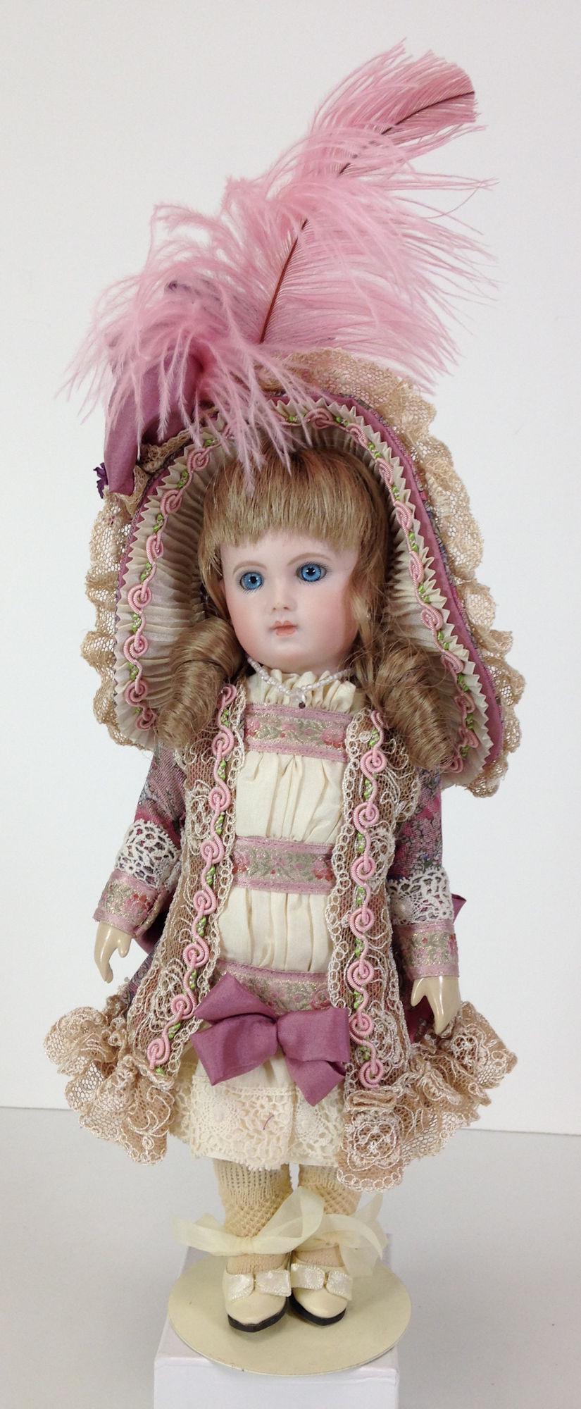 10" REPRODUCTION CLOSED MOUTH JUMEAU. BISQUE SOCKET (1 of 2)