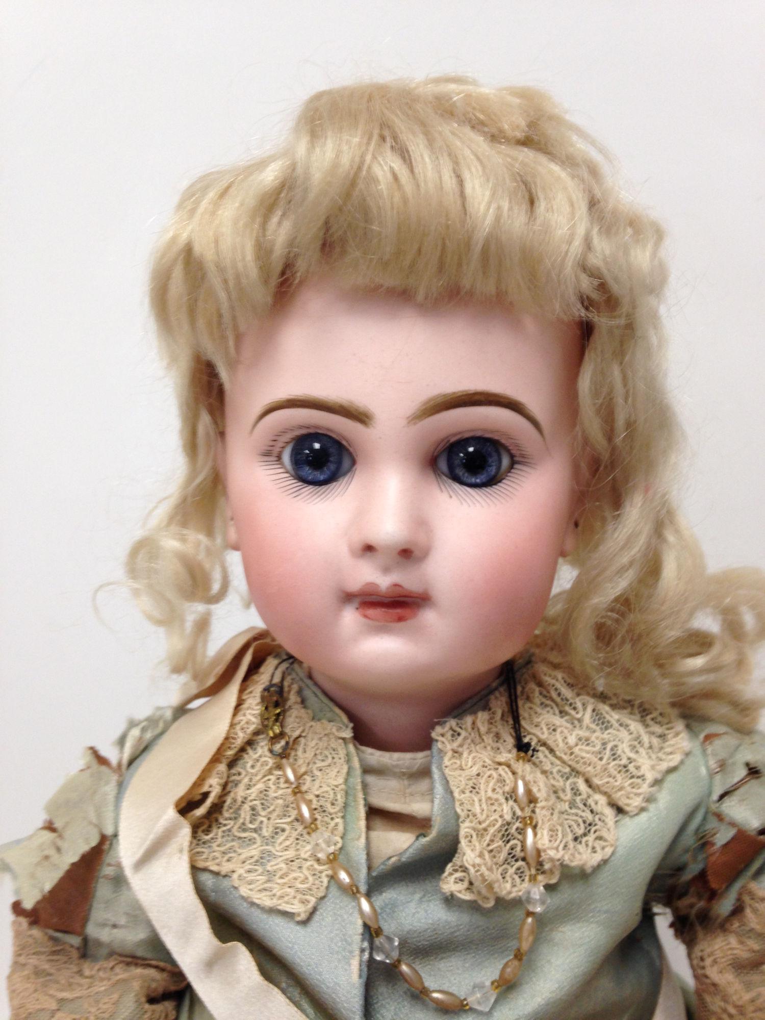 18" TETE JUMEAU. BISQUE SOCKET HEAD, MOHAIR WIG ON CORK (1 of 11)