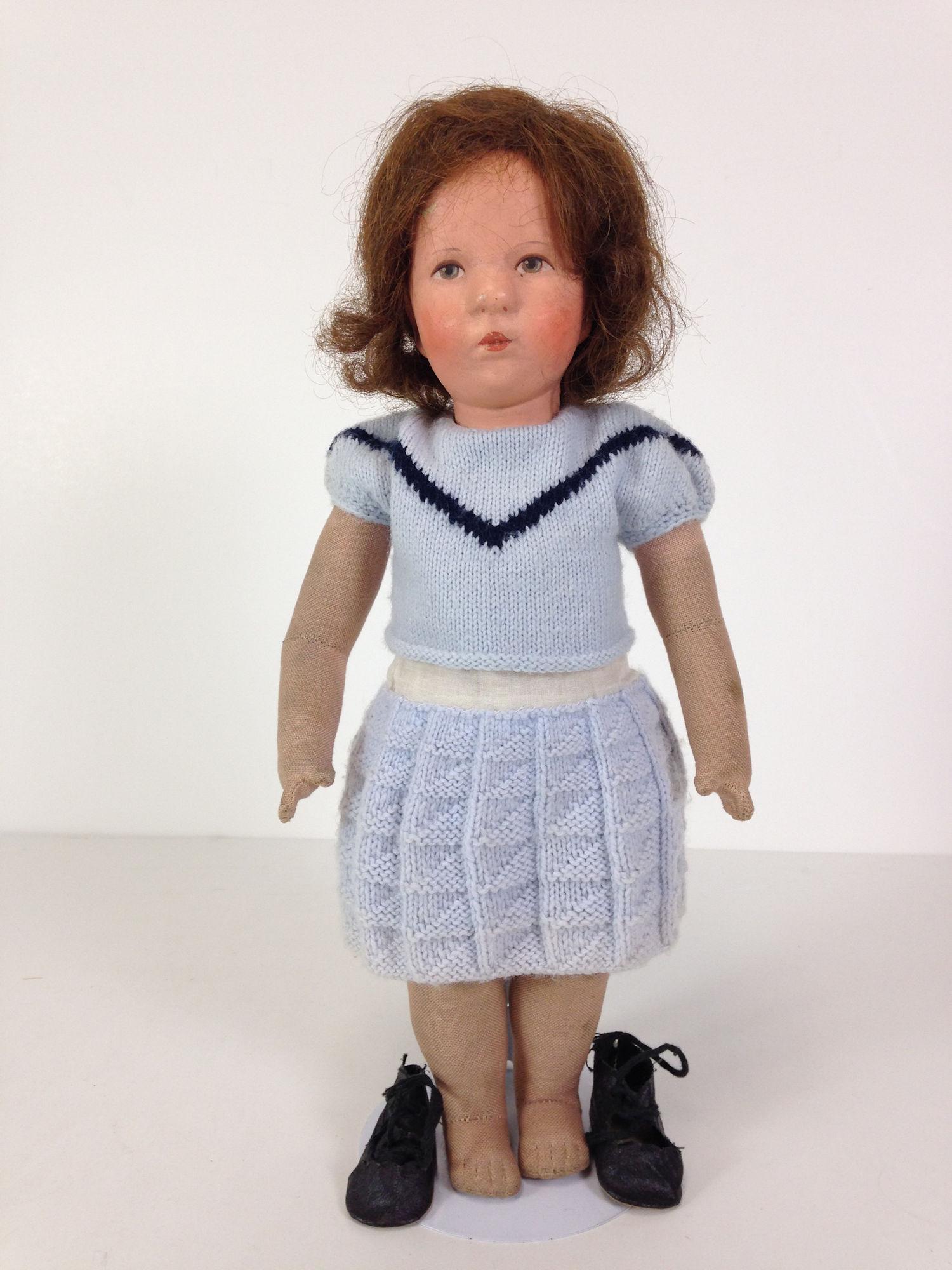 14" KATHE KRUSE "LITTLE GERMAN CHILD". MOLDED AND (1 of 7)