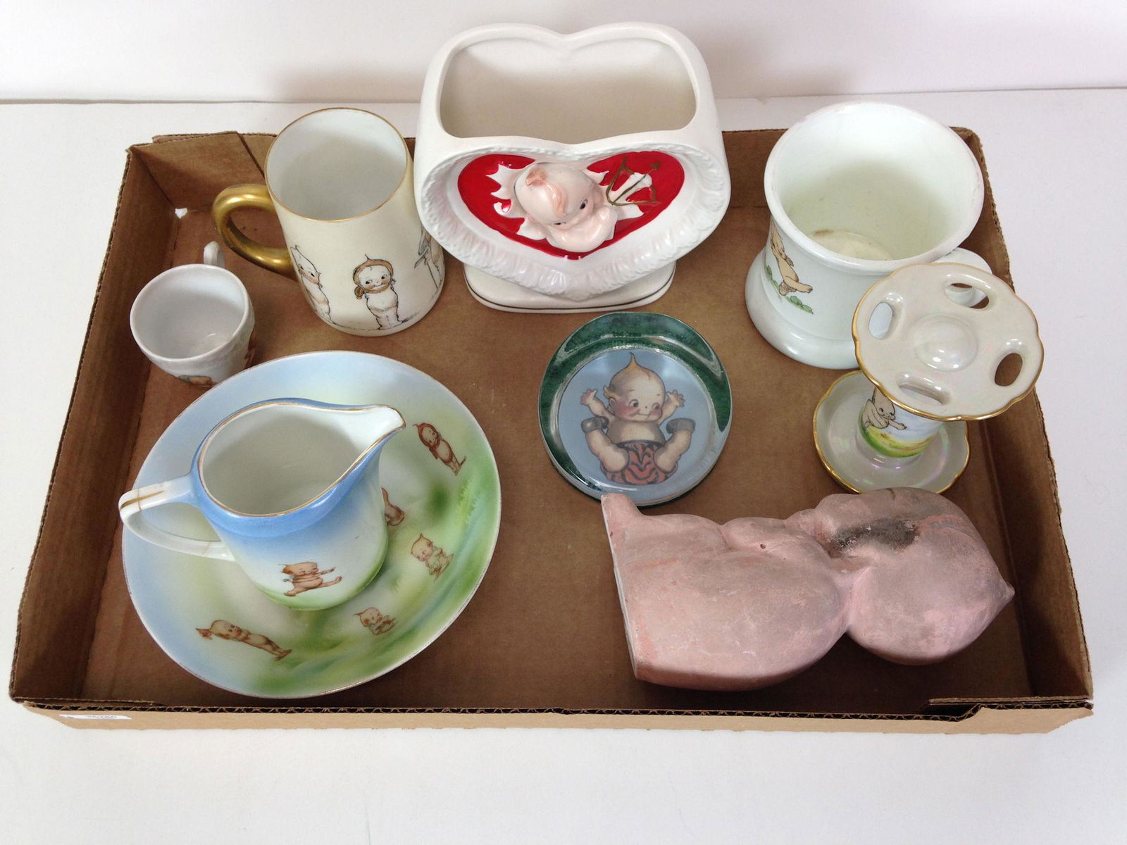 LOT OF KEWPIE ITEMS INCLUDING TOOTHBRUSH HOLDER, (1 of 5)