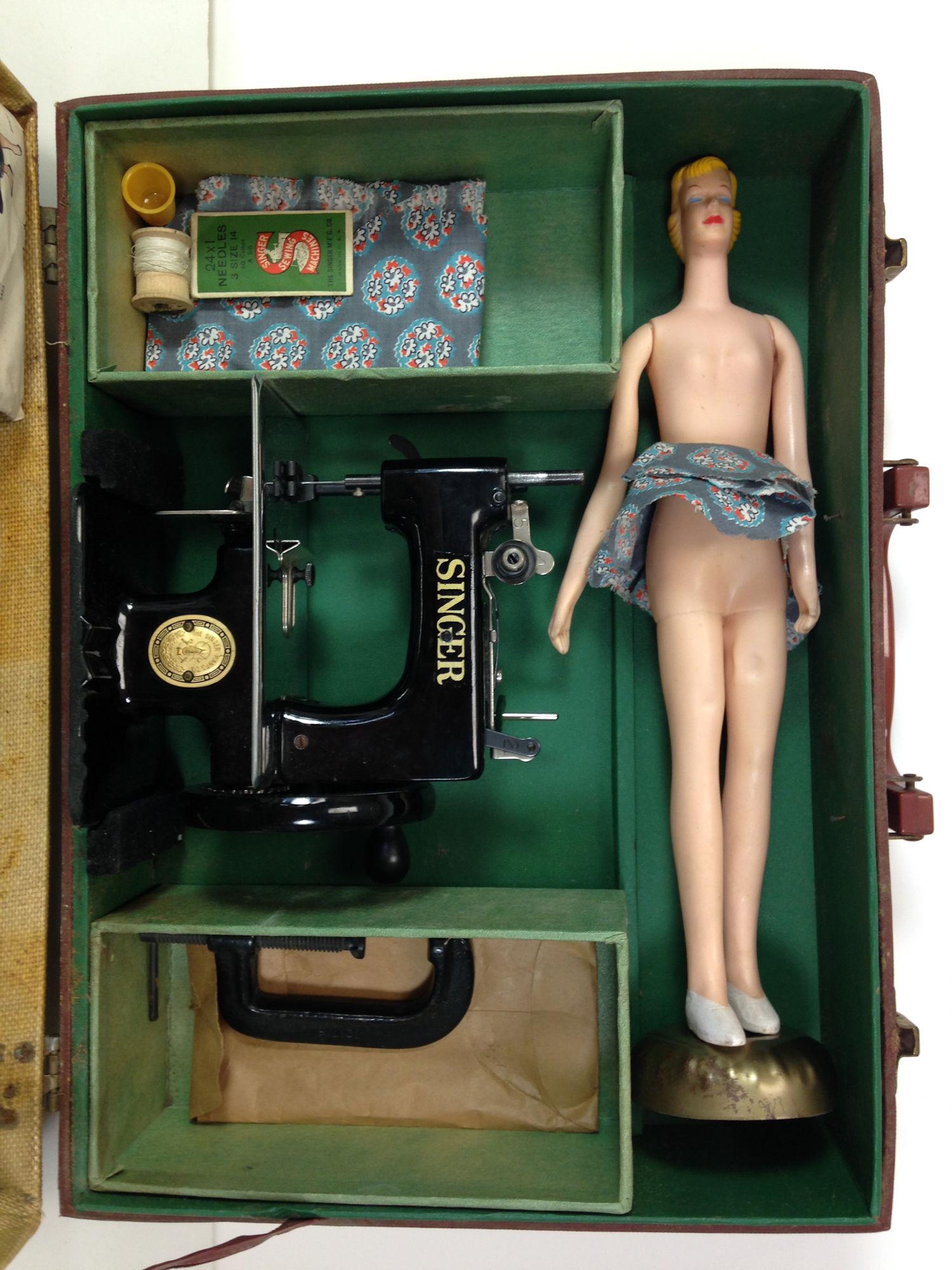 VINTAGE SINGER SEWHANDY MANNIKIN SET IN ORIGINAL CASE. (1 of 4)