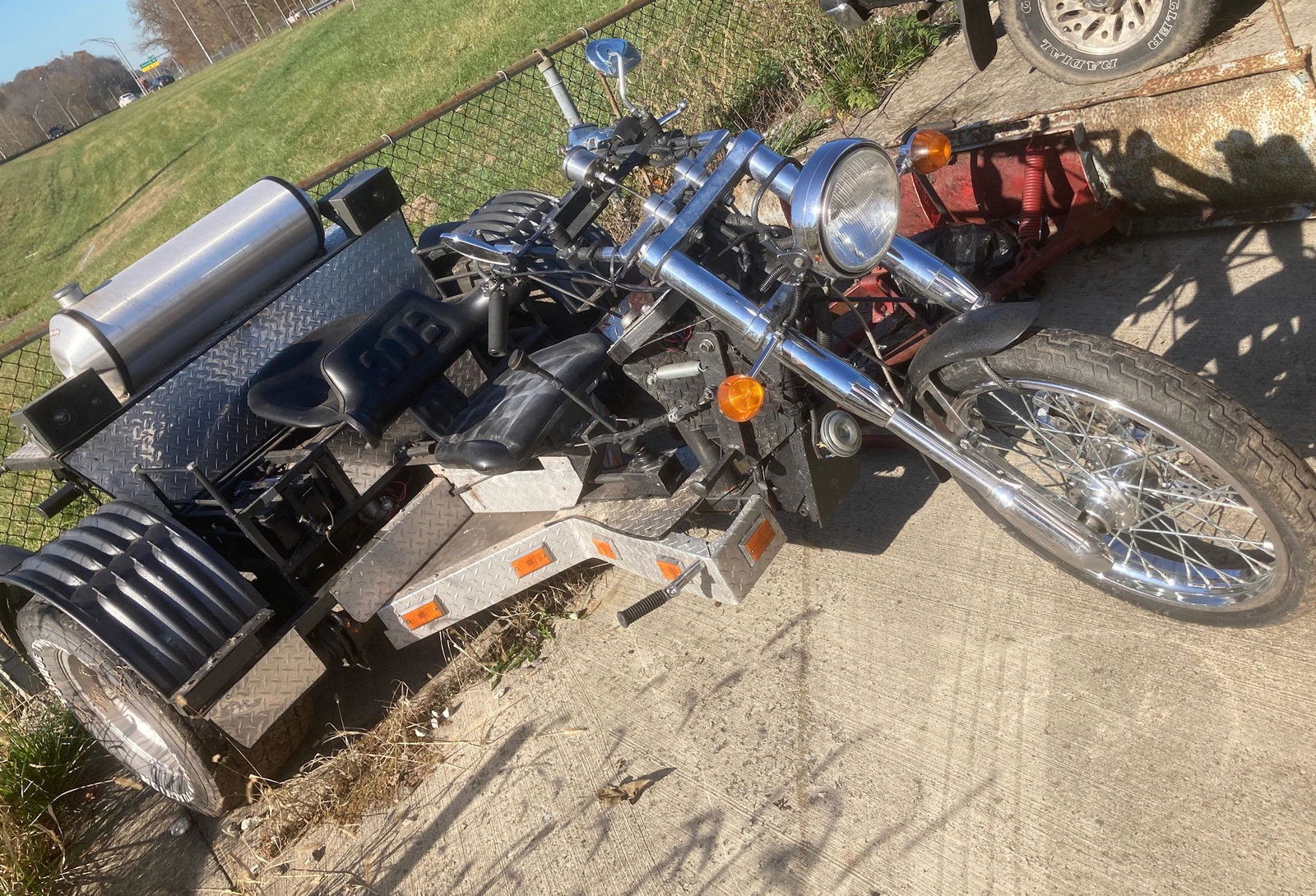 1993 VOLKSWAGEN THREE WHEEL MOTORCYCLE (1 of 6)