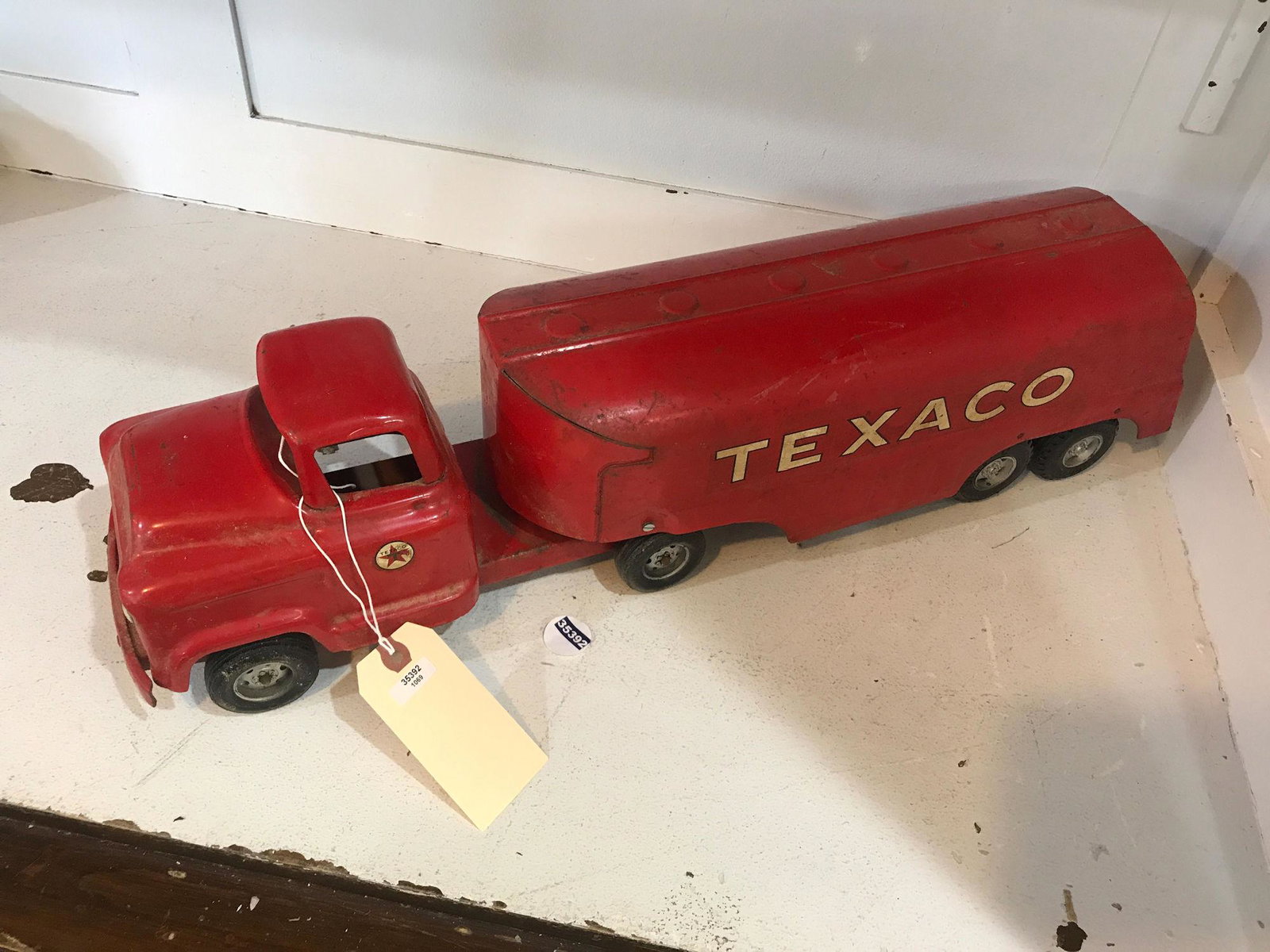 TONKA TEXACO GAS TRUCK 24 INCHES LONG: TONKA TEXACO GAS TRUCK 24 INCHES LONG